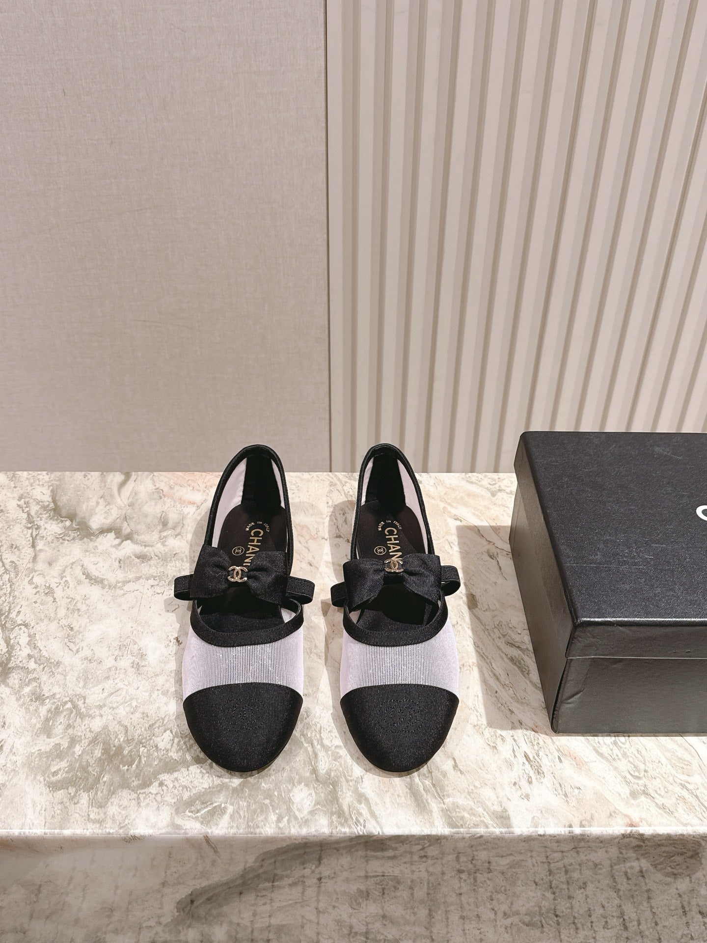 C 25 New Mary Janes