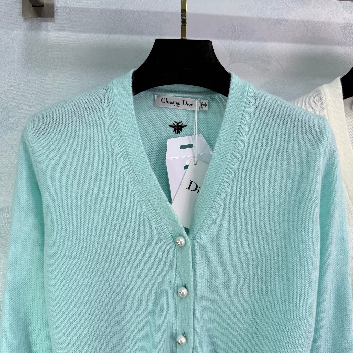 D 25 Pearl buttons Cardigan