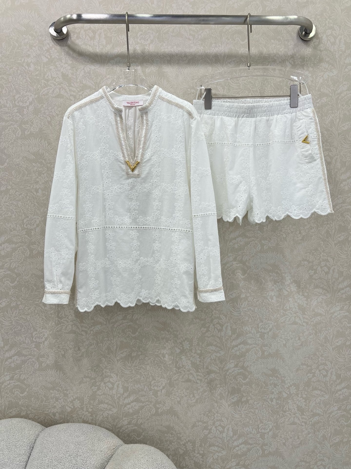 V 25 nouveaux costumes en coton et lin à fleurs sculptées et évidées