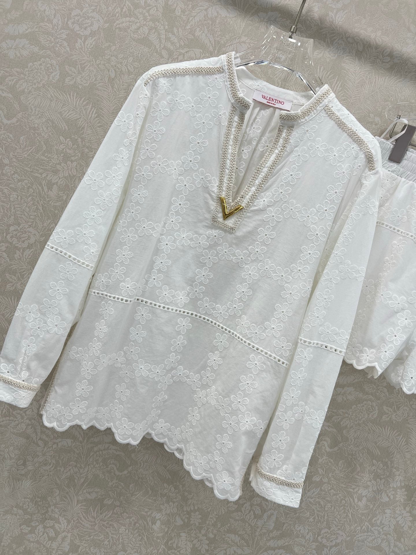 V 25 nouveaux costumes en coton et lin à fleurs sculptées et évidées