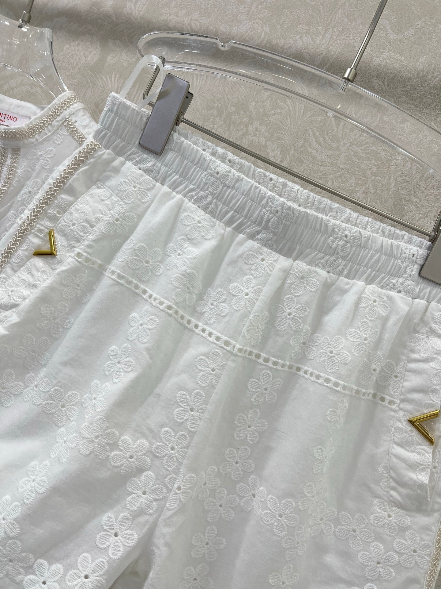 V 25 nouveaux costumes en coton et lin à fleurs sculptées et évidées