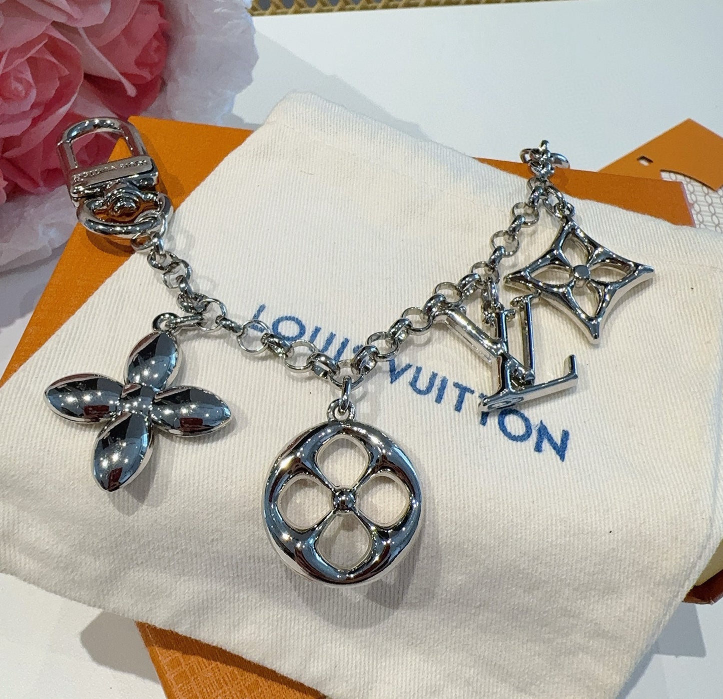 L 25 Keychains Bag Accessories Bag Charms Gold & Silver
