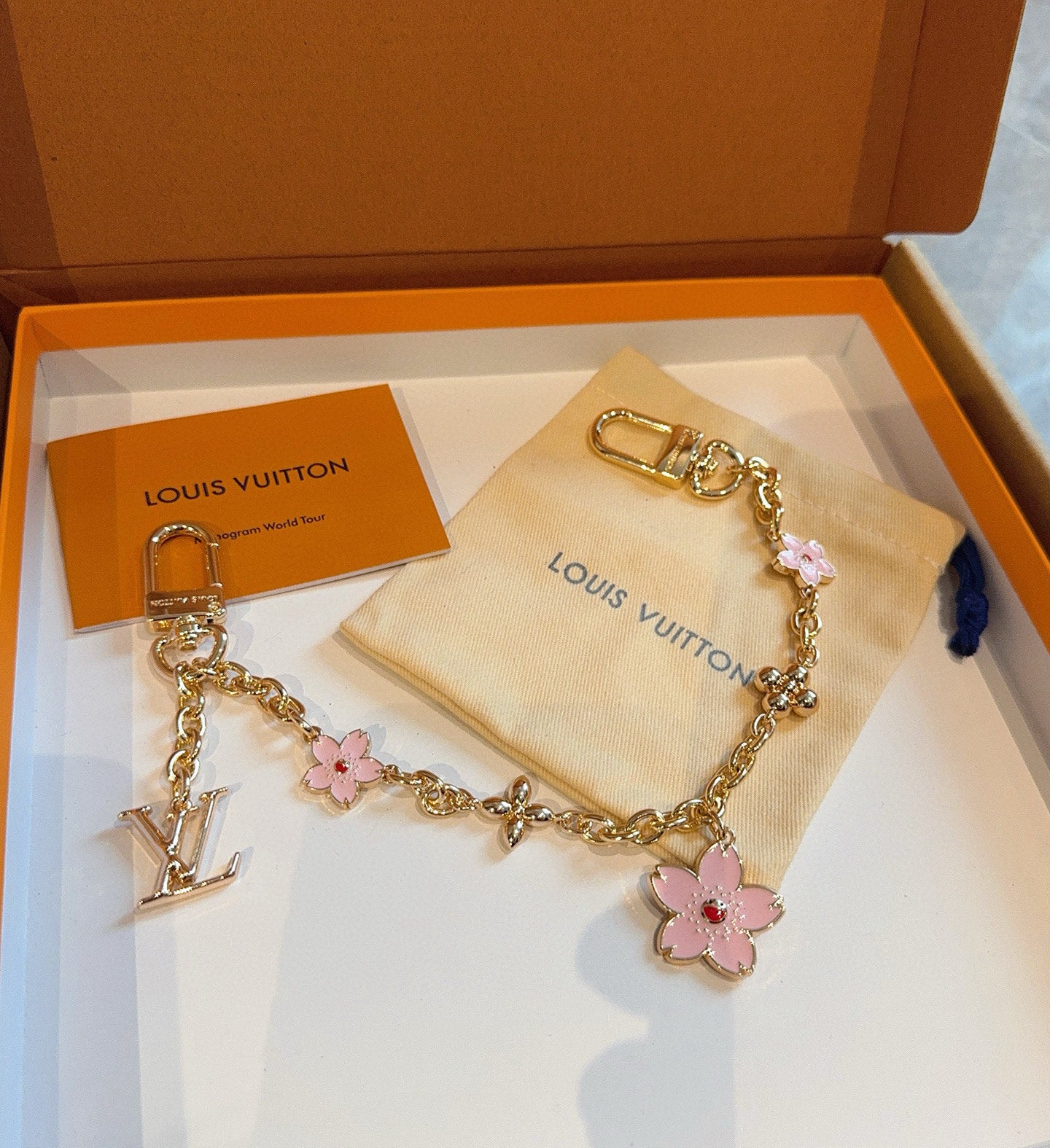 L 25 New Co-branded Cherry Blossom Keychain Bag Charms