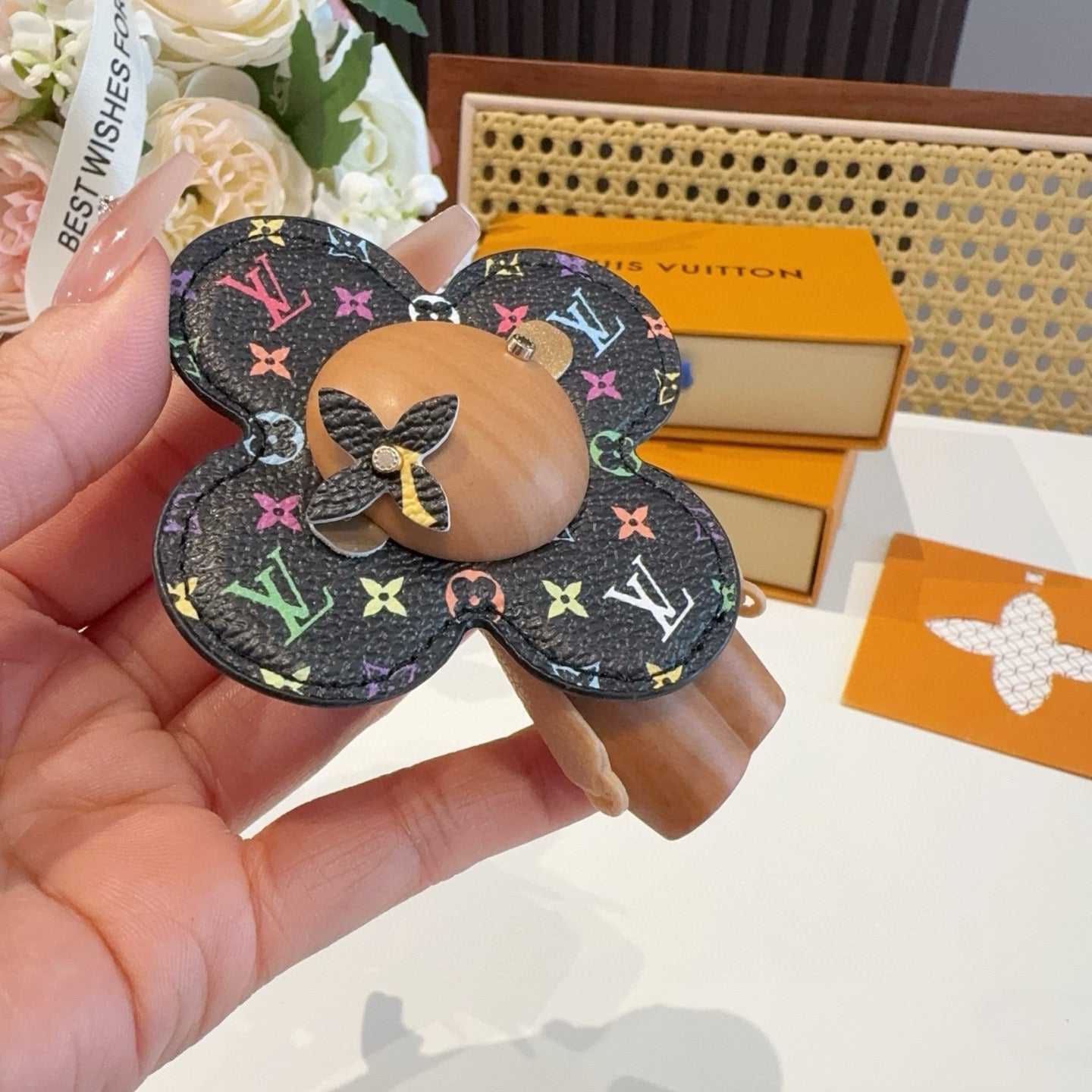 L 25 New Co-branded Sunflower Keychain Bag charm
