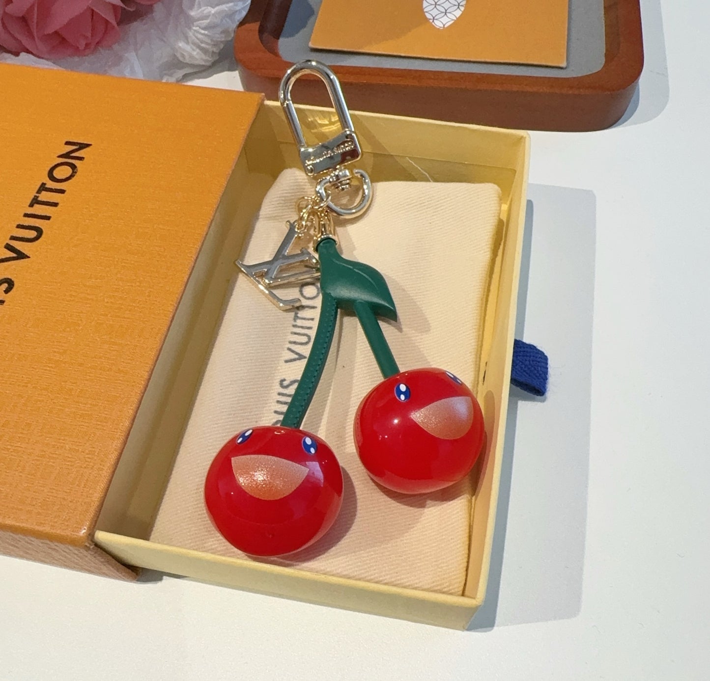 L 25 Keychain Bag charm x Cerise
