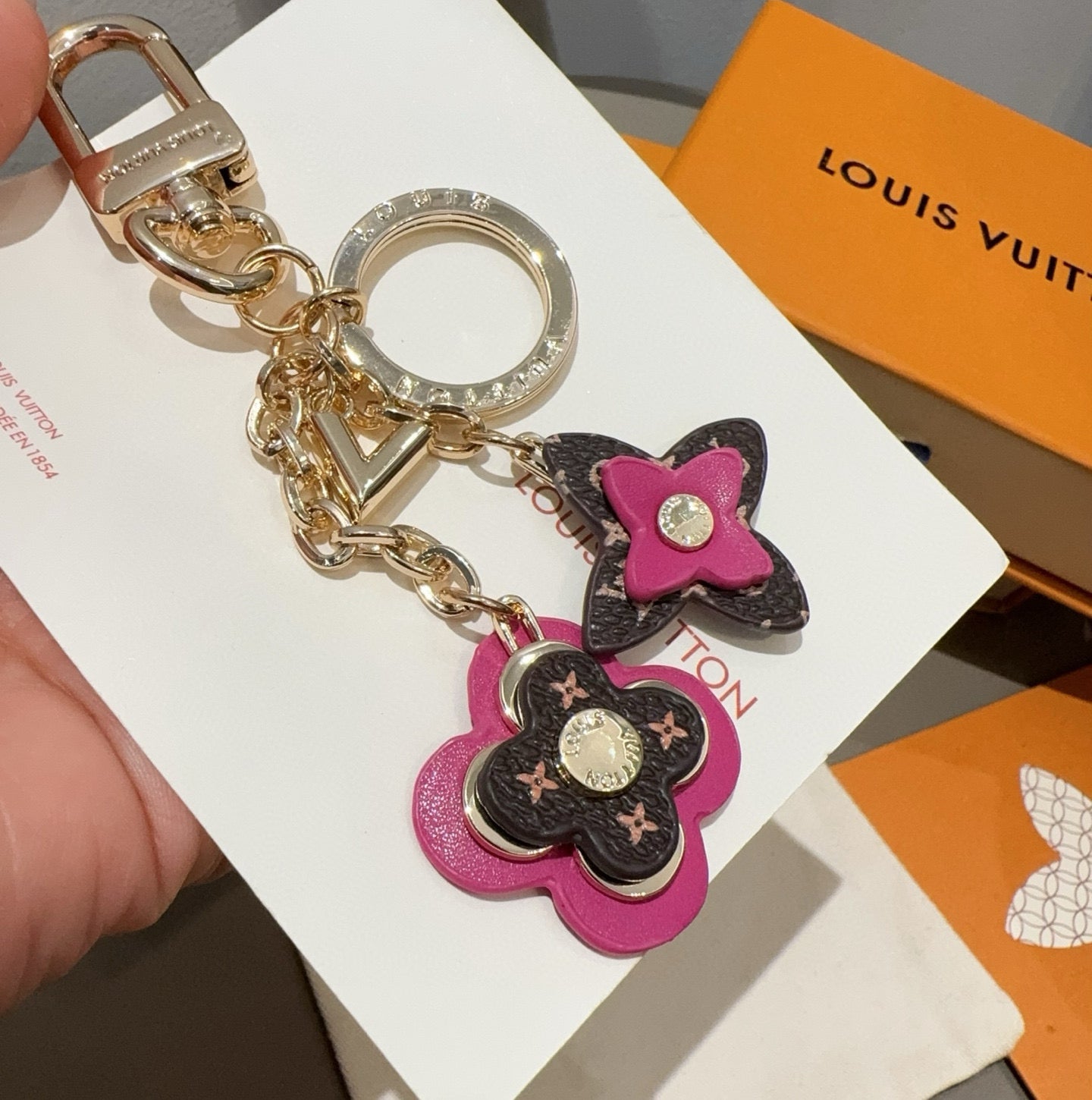 L 25 Four Petal Flower Keychain Bag Accessories