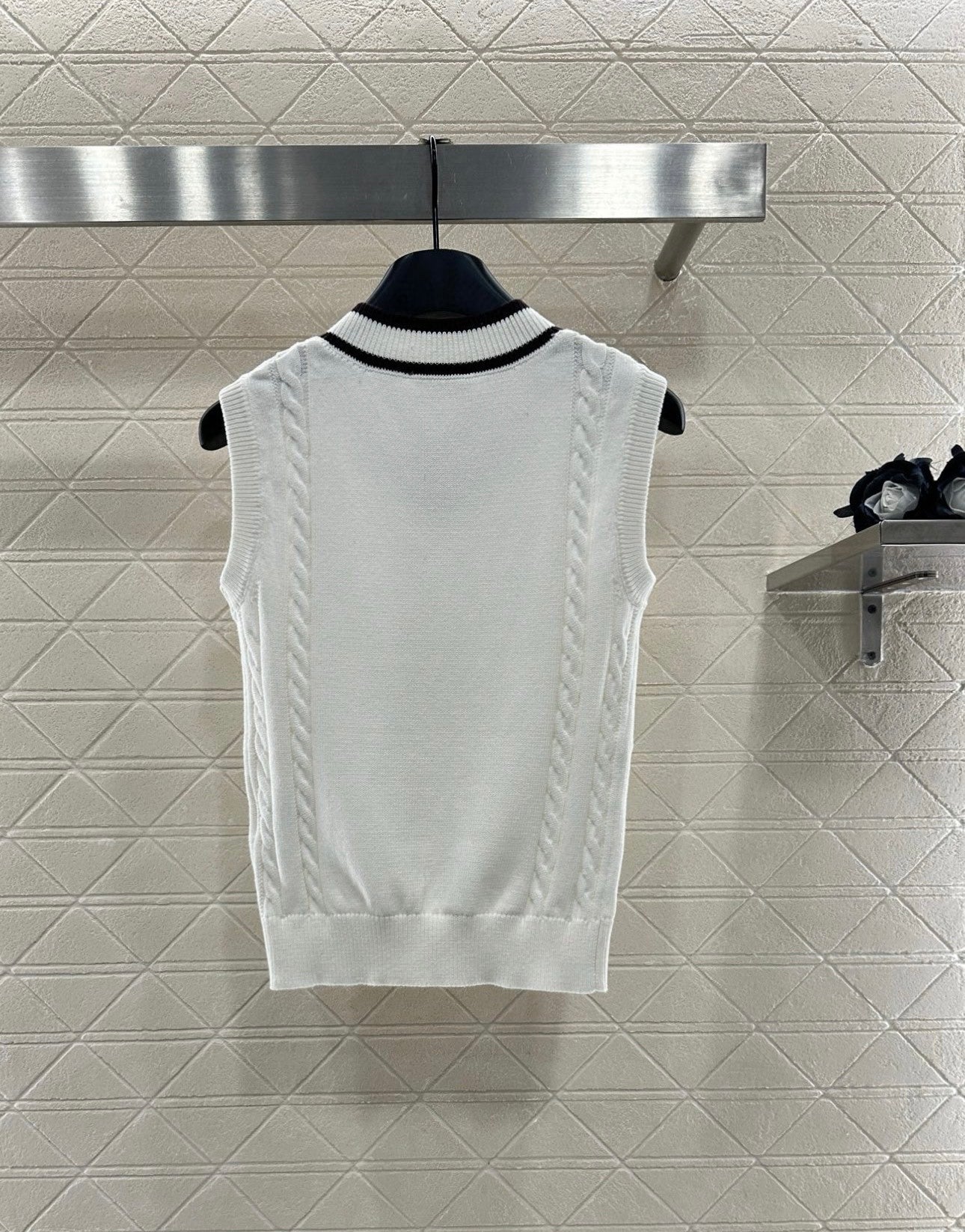 Bru 25 Tennis series knitted vest