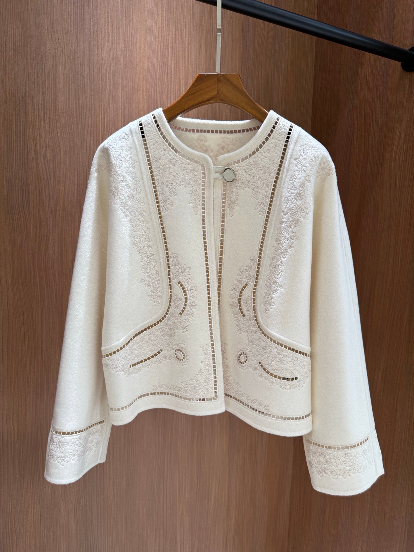 He 25 Embroidered cashmere jacket