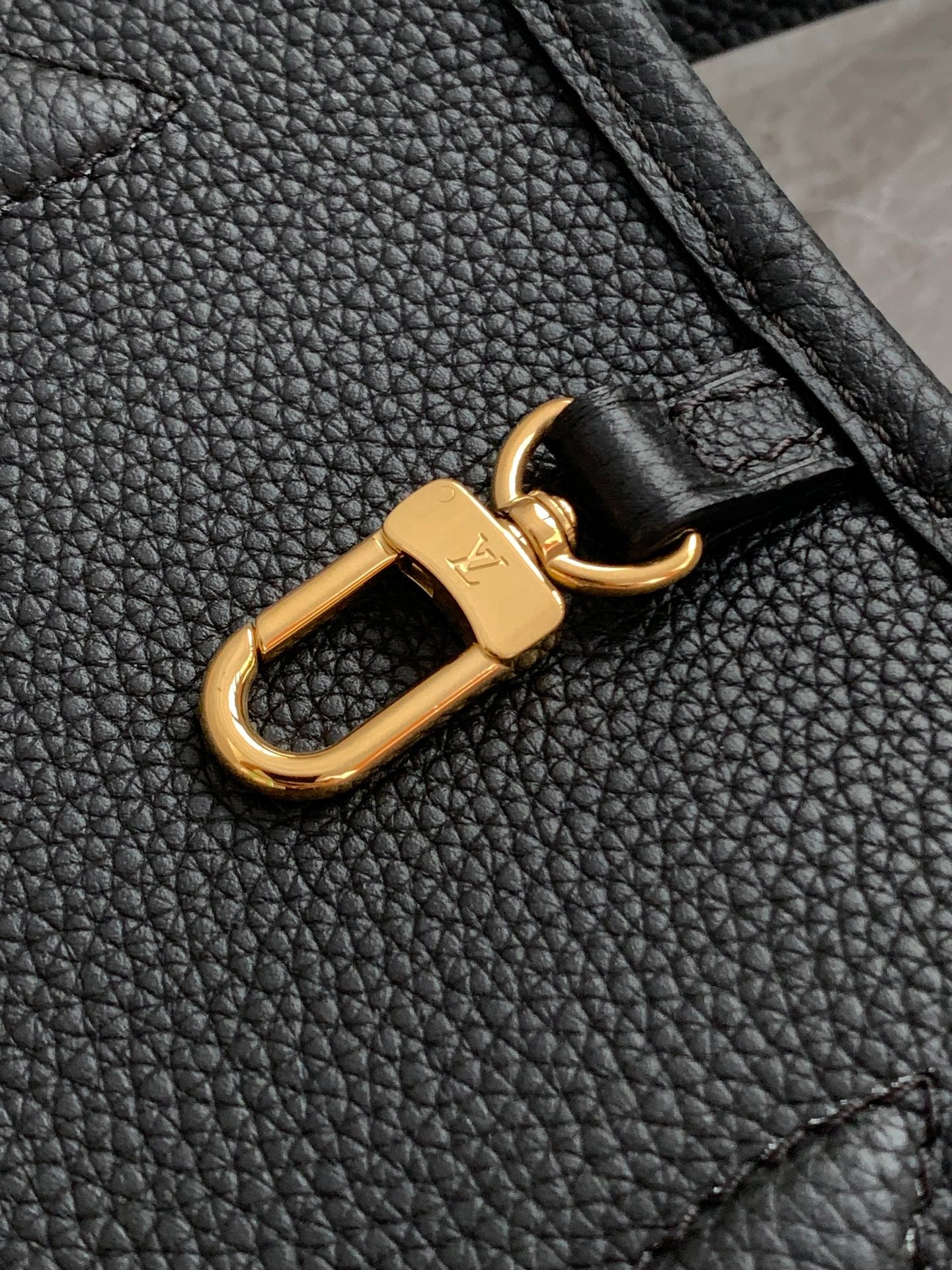L 25 Cowhide Square Crossbody Bag