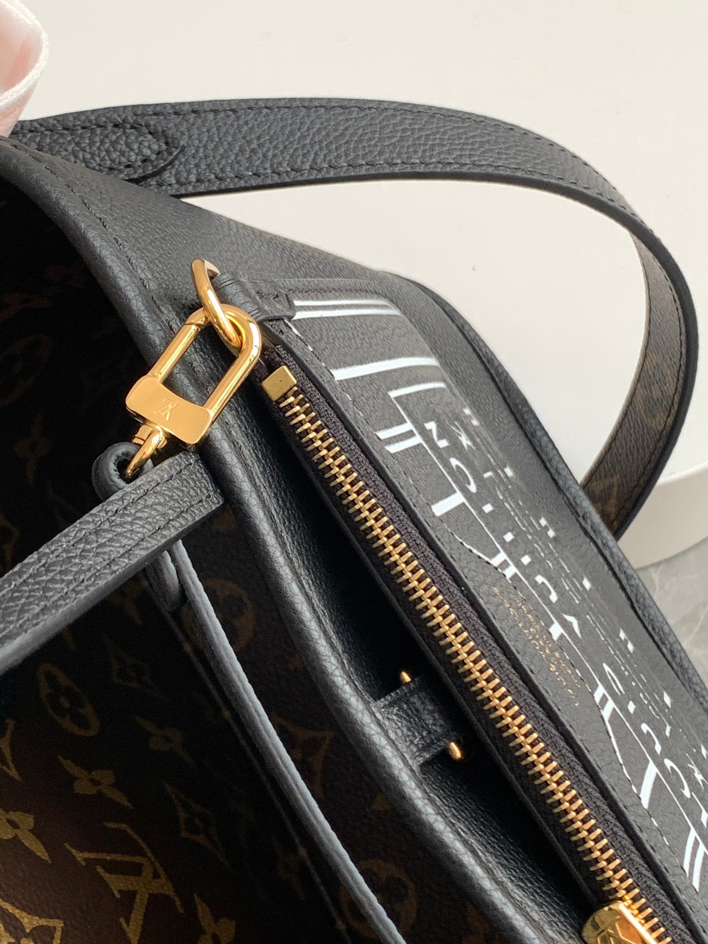 L 25 Cowhide Square Crossbody Bag
