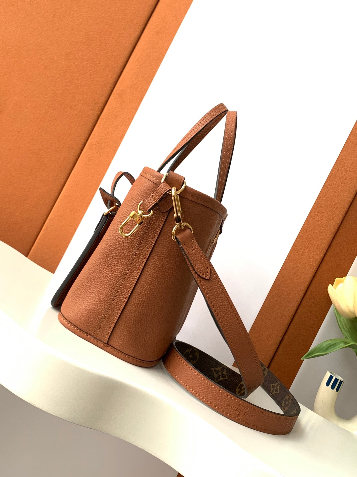 L 25 Cowhide Square Crossbody Bag
