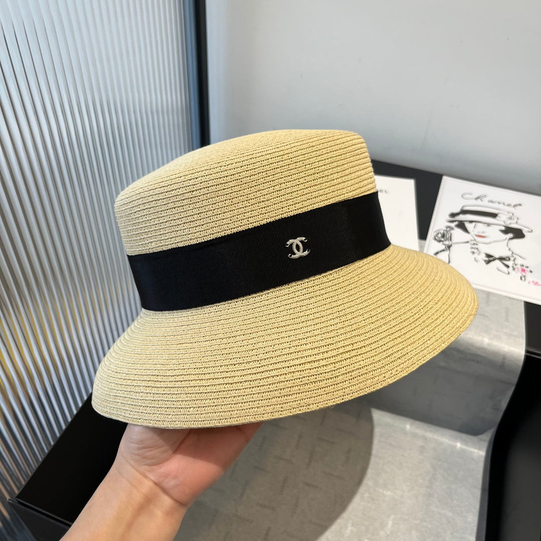 C 25 New straw hat, ladylike style,