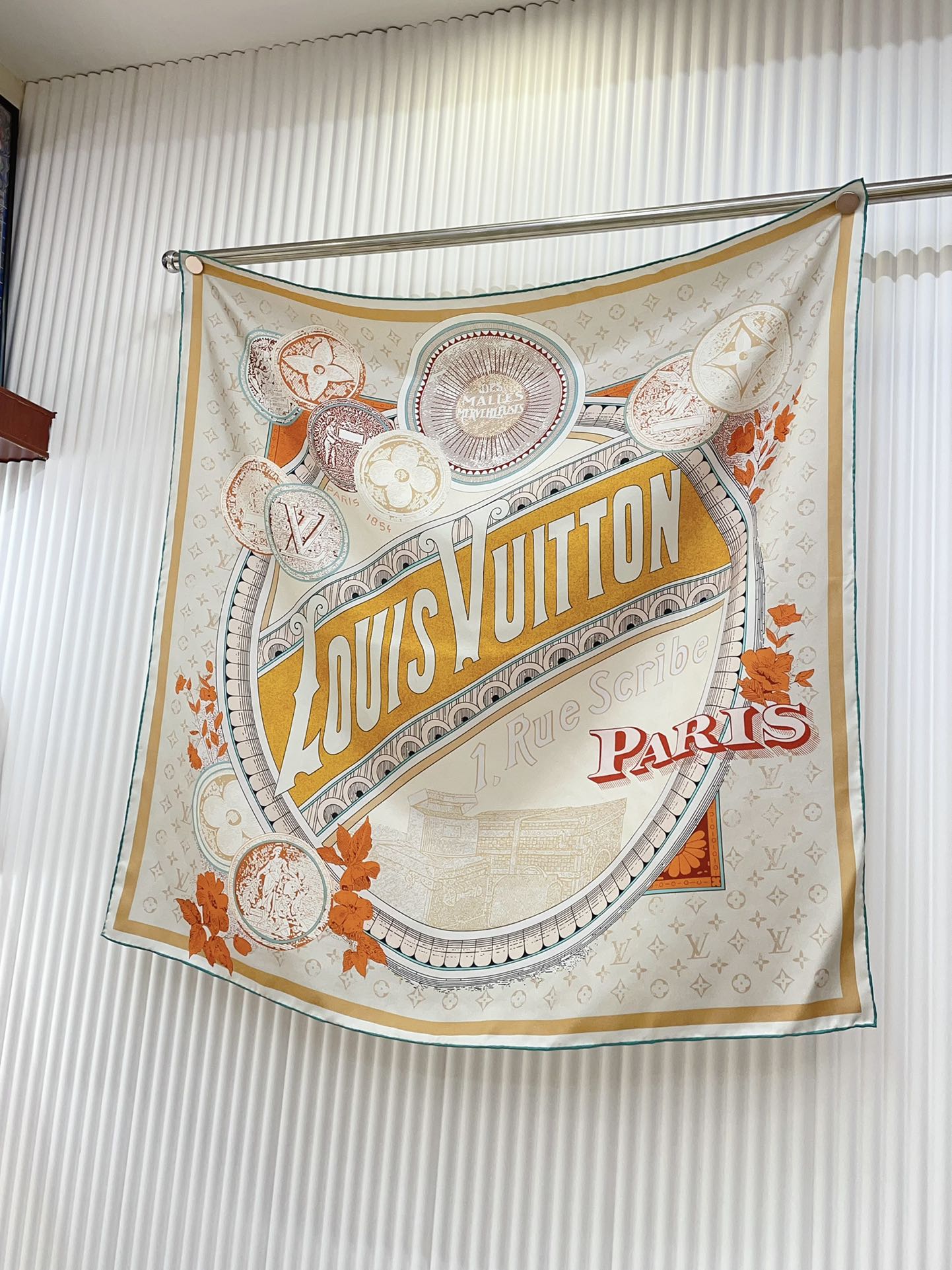 L 25 Silk Vintage Style Scarf