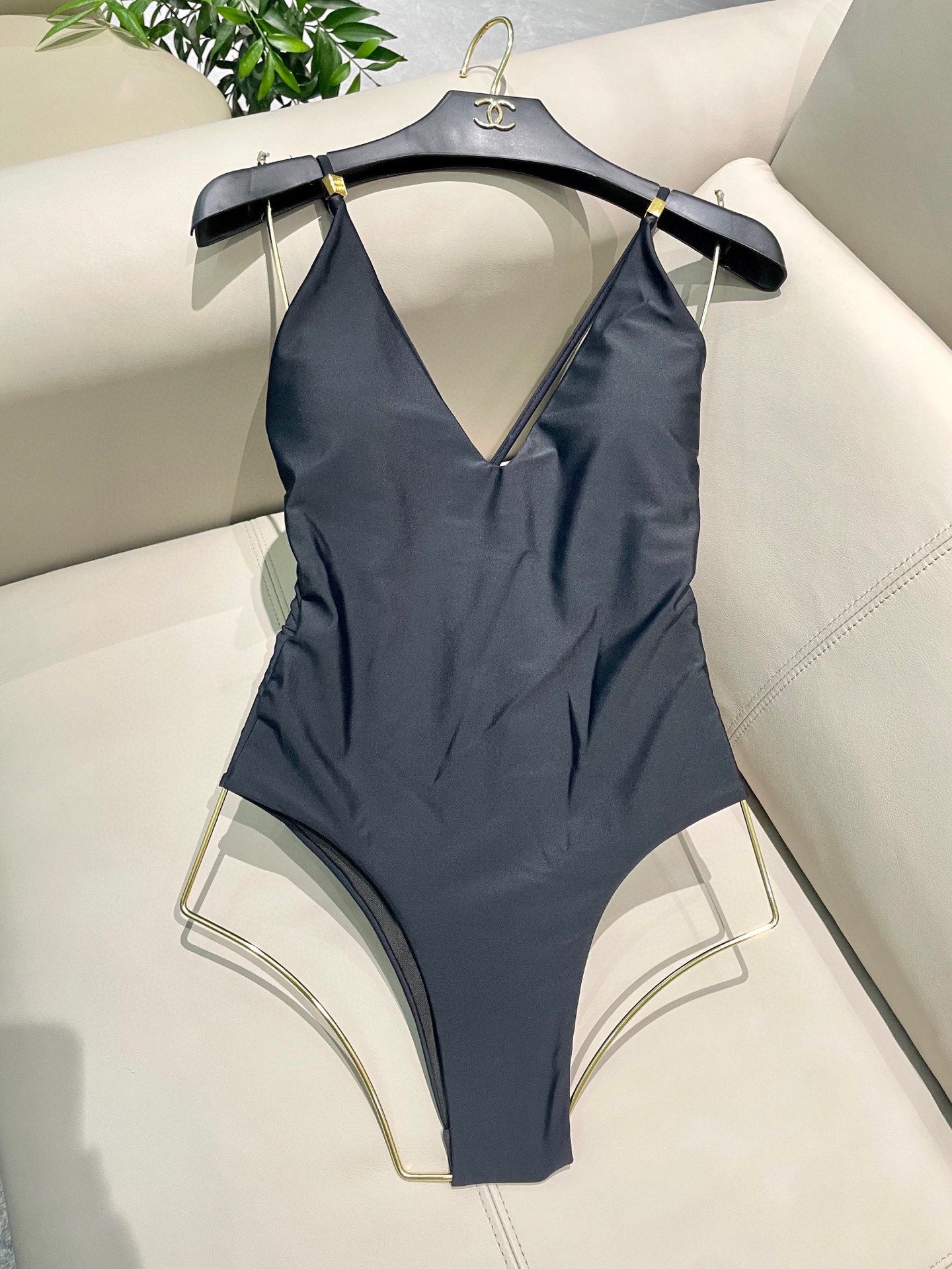 M 25 New High-grade Black One-piece Swimsuit