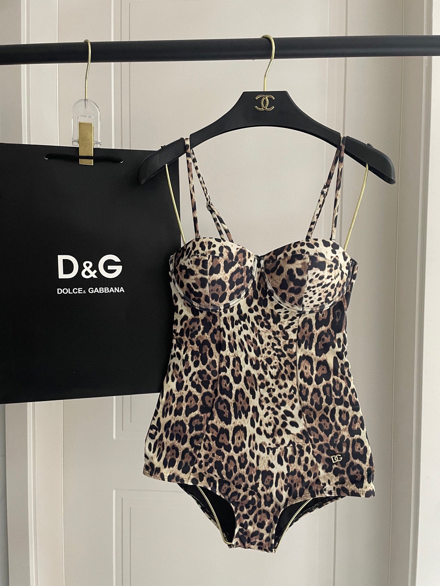 Do 25 New Leopard Print Halter One Piece Swimsuit