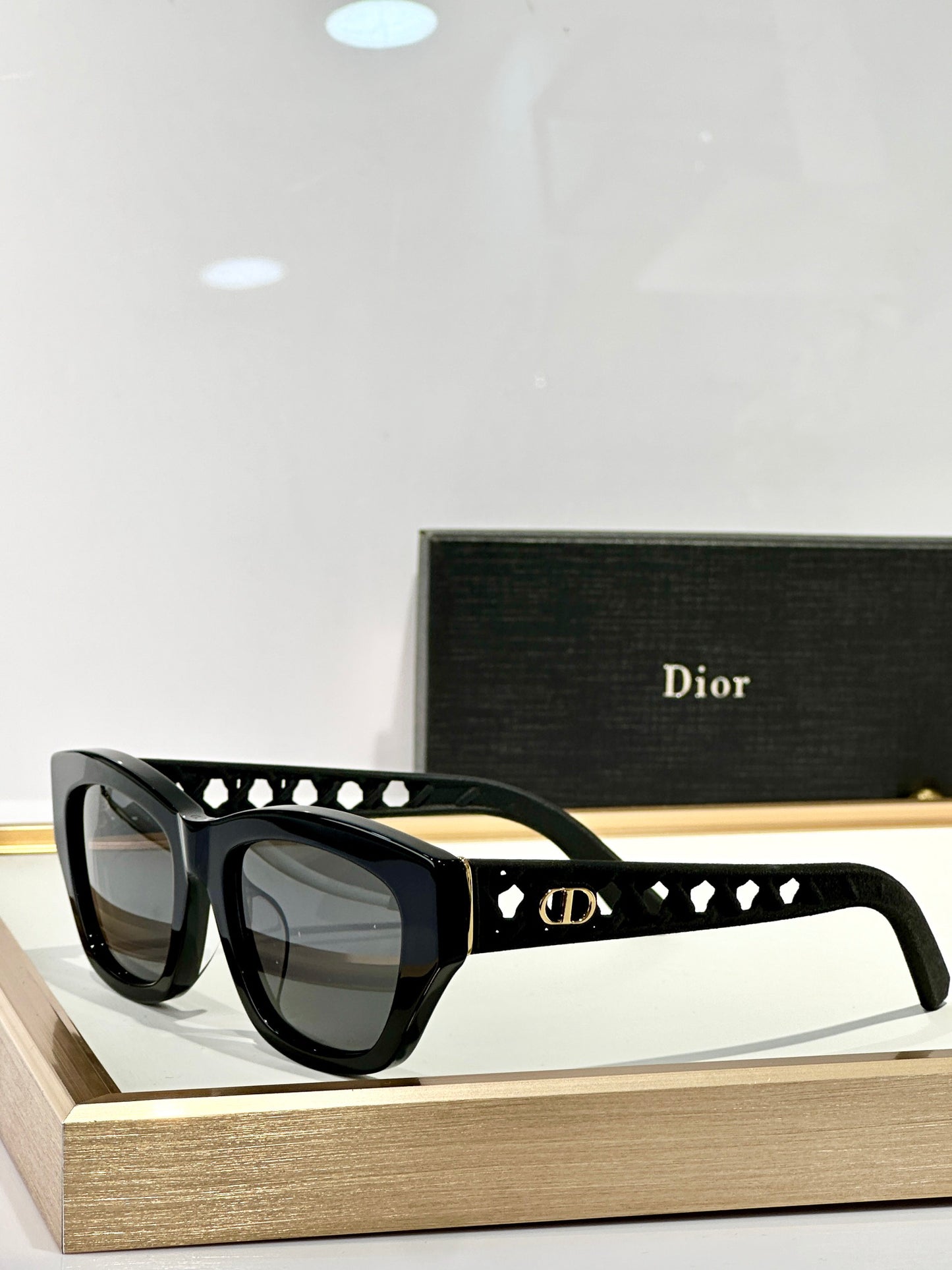 D 25 Cut-out sunglasses (8 models)