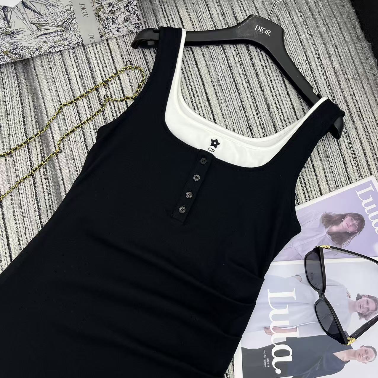 25 years early spring and summer new fake two-piece contrast vest dress