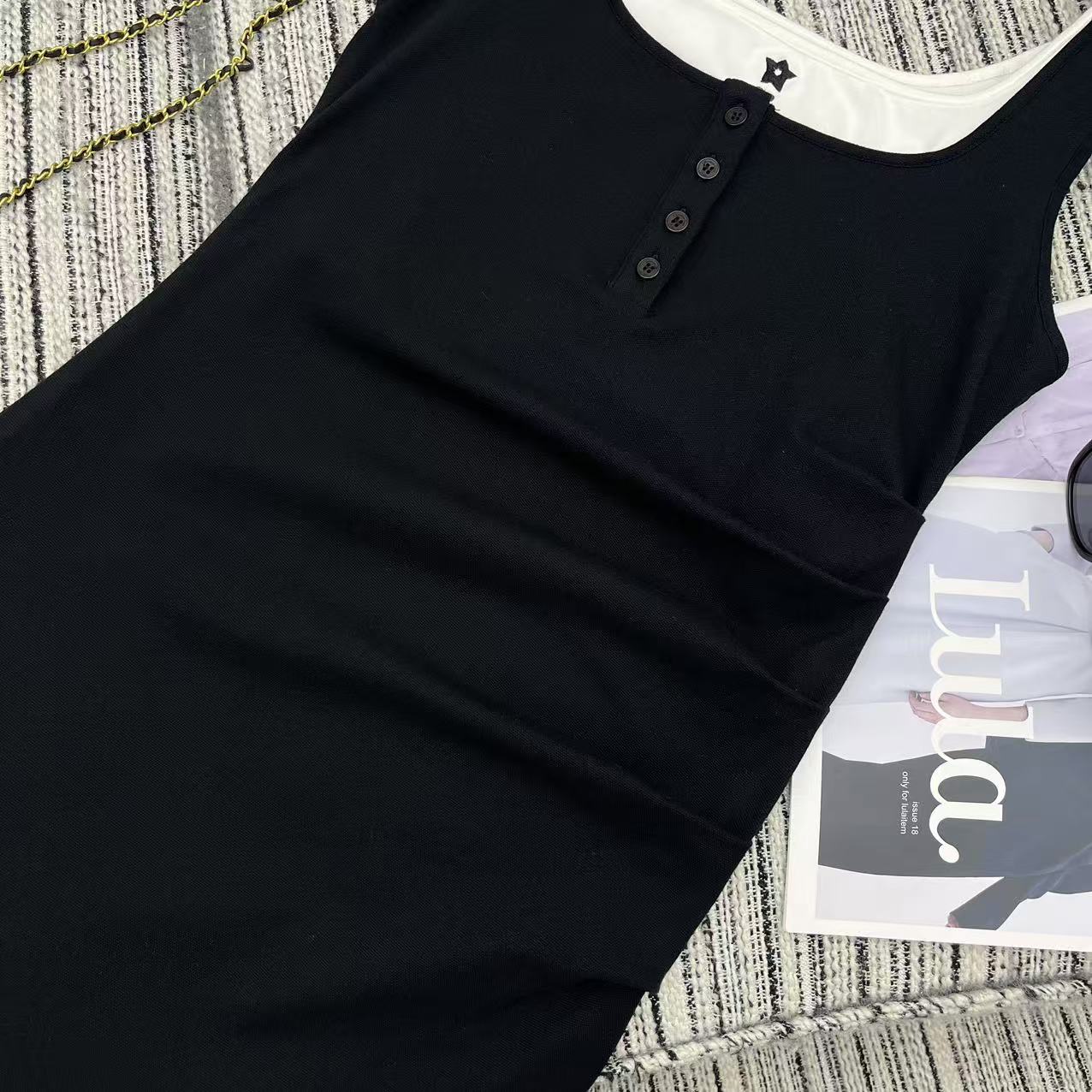 25 years early spring and summer new fake two-piece contrast vest dress