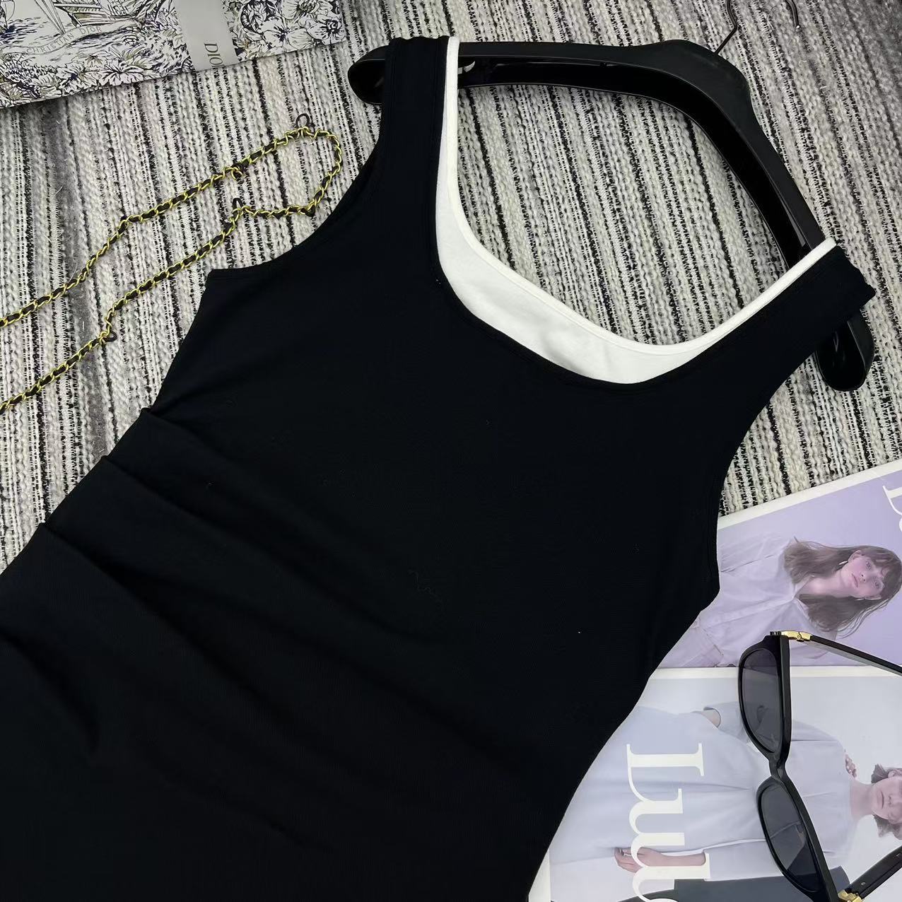 25 years early spring and summer new fake two-piece contrast vest dress
