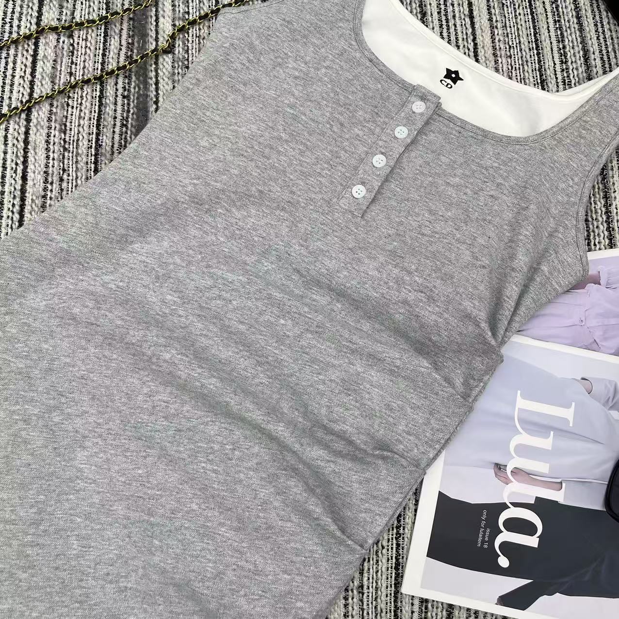 25 years early spring and summer new fake two-piece contrast vest dress
