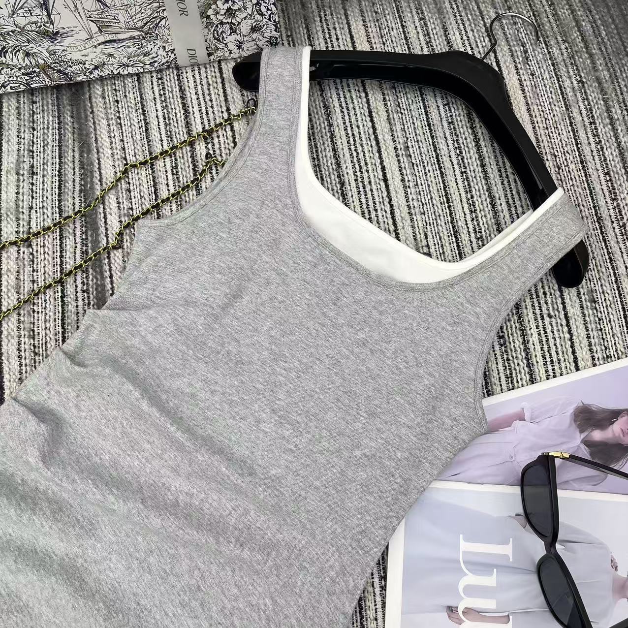 25 years early spring and summer new fake two-piece contrast vest dress
