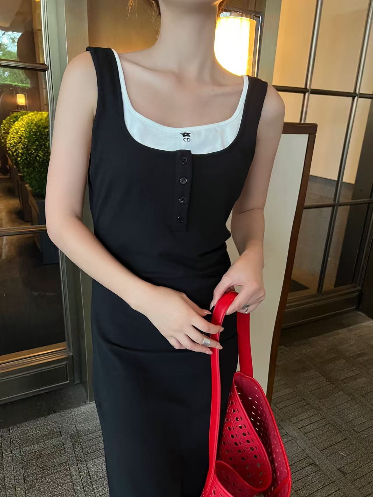 25 years early spring and summer new fake two-piece contrast vest dress