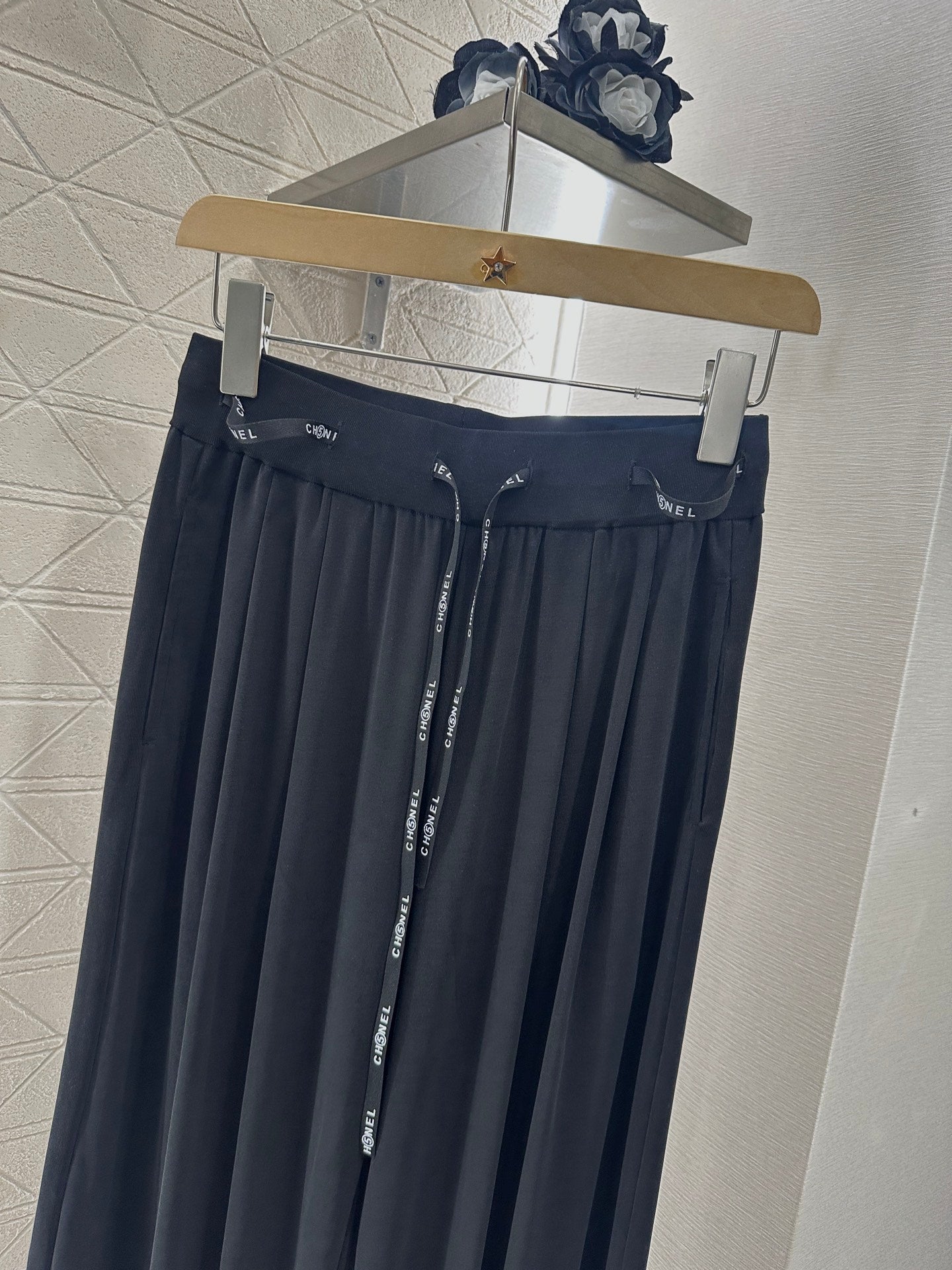 2025 Summer New Arrival Asymmetric Short Sleeve Drawstring Trousers Set