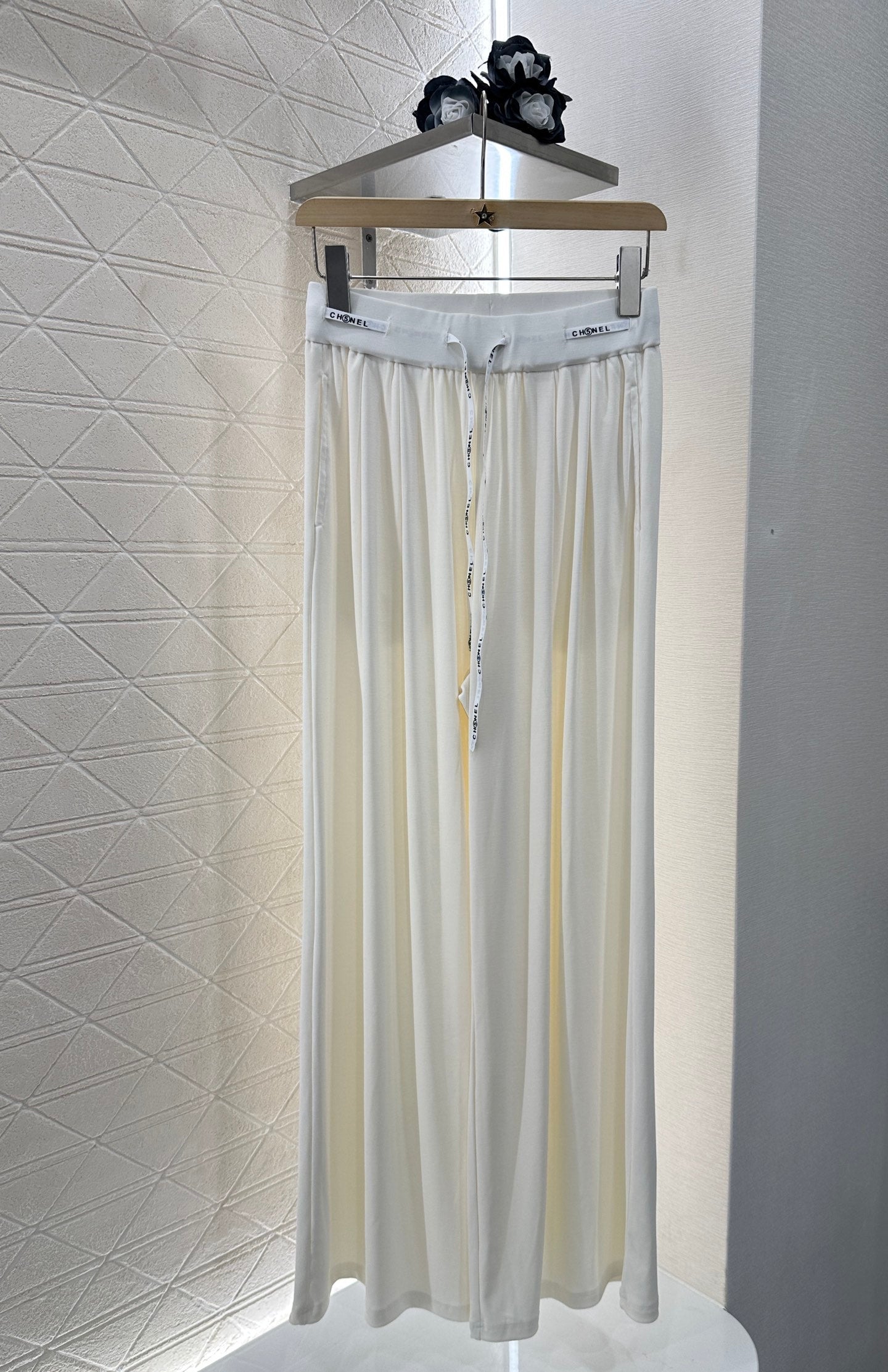 2025 Summer New Arrival Asymmetric Short Sleeve Drawstring Trousers Set