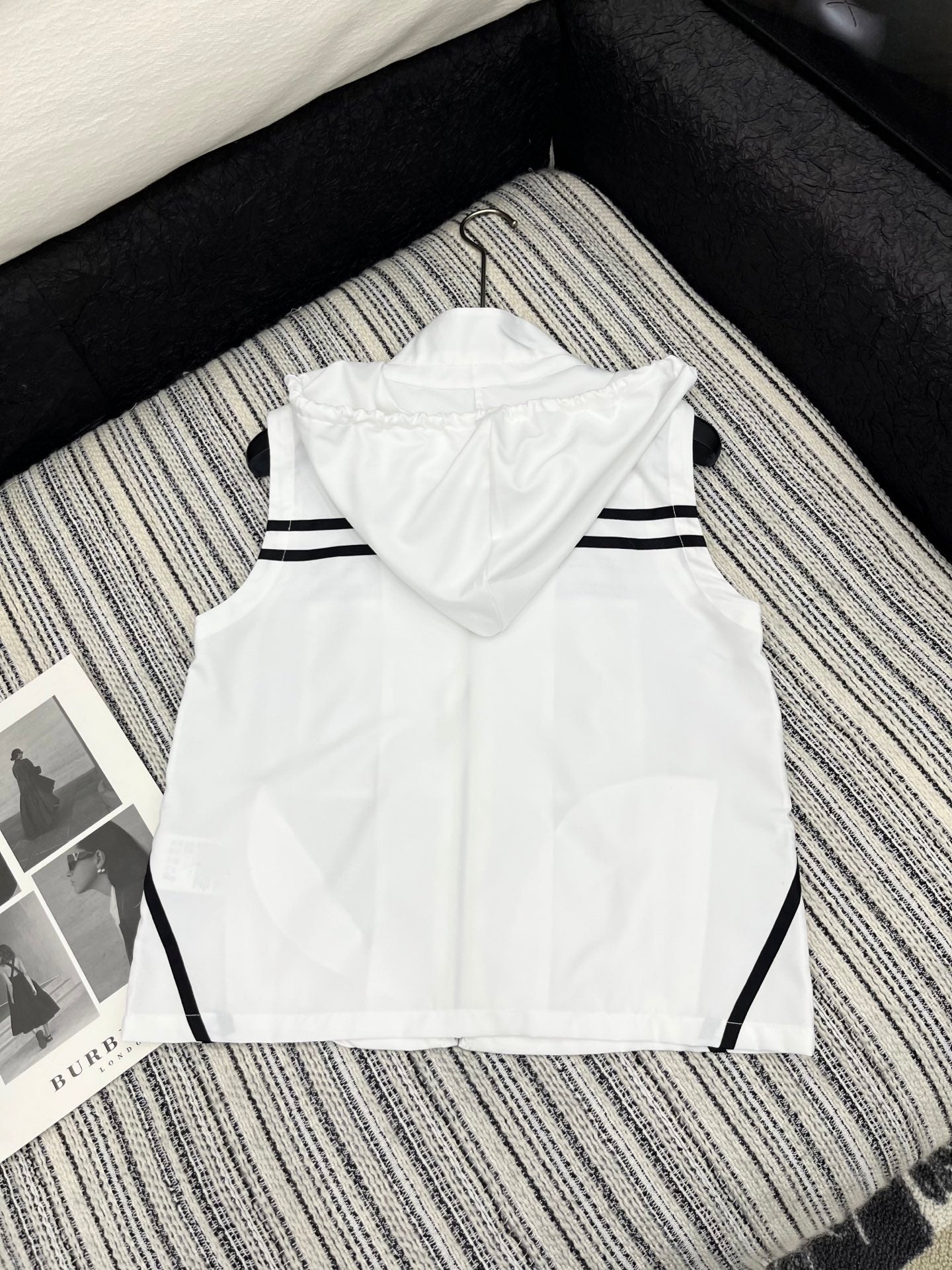 25 Summer new contrast color hooded vest with elastic waist drawstring shorts suit