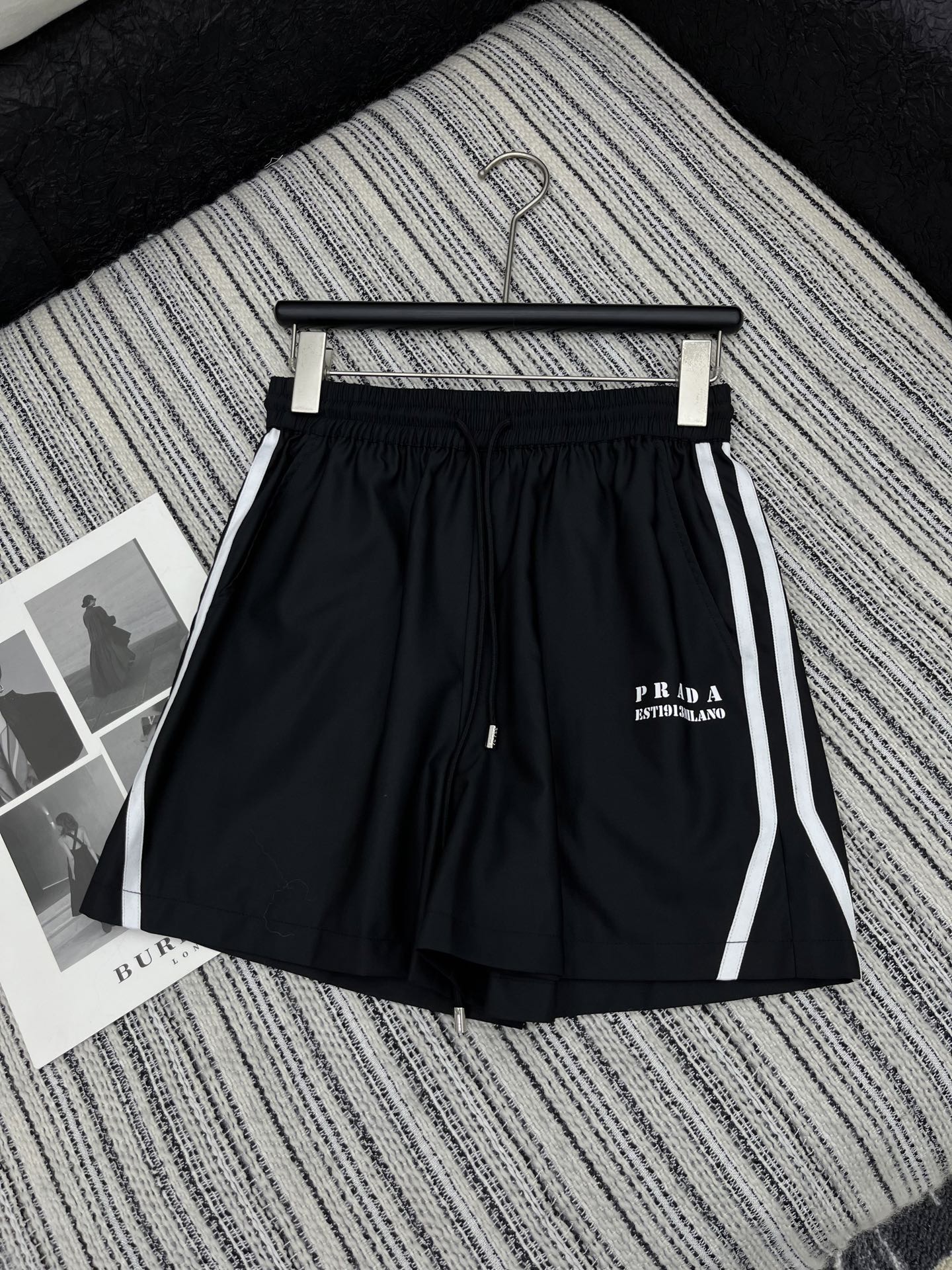 25 Summer new contrast color hooded vest with elastic waist drawstring shorts suit