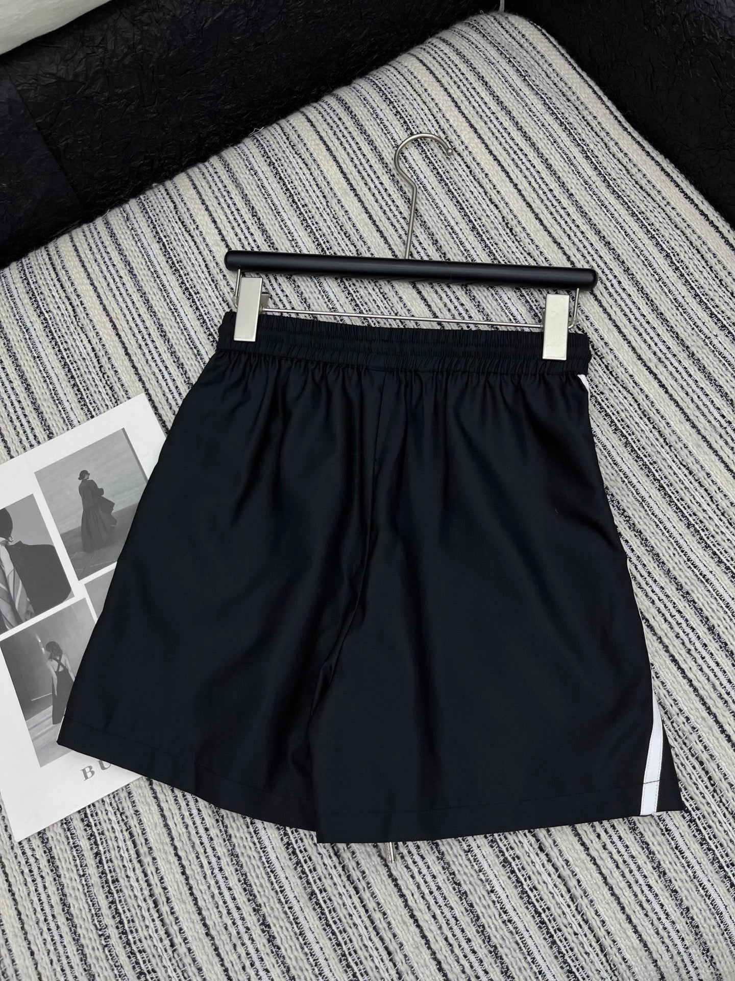 25 Summer new contrast color hooded vest with elastic waist drawstring shorts suit