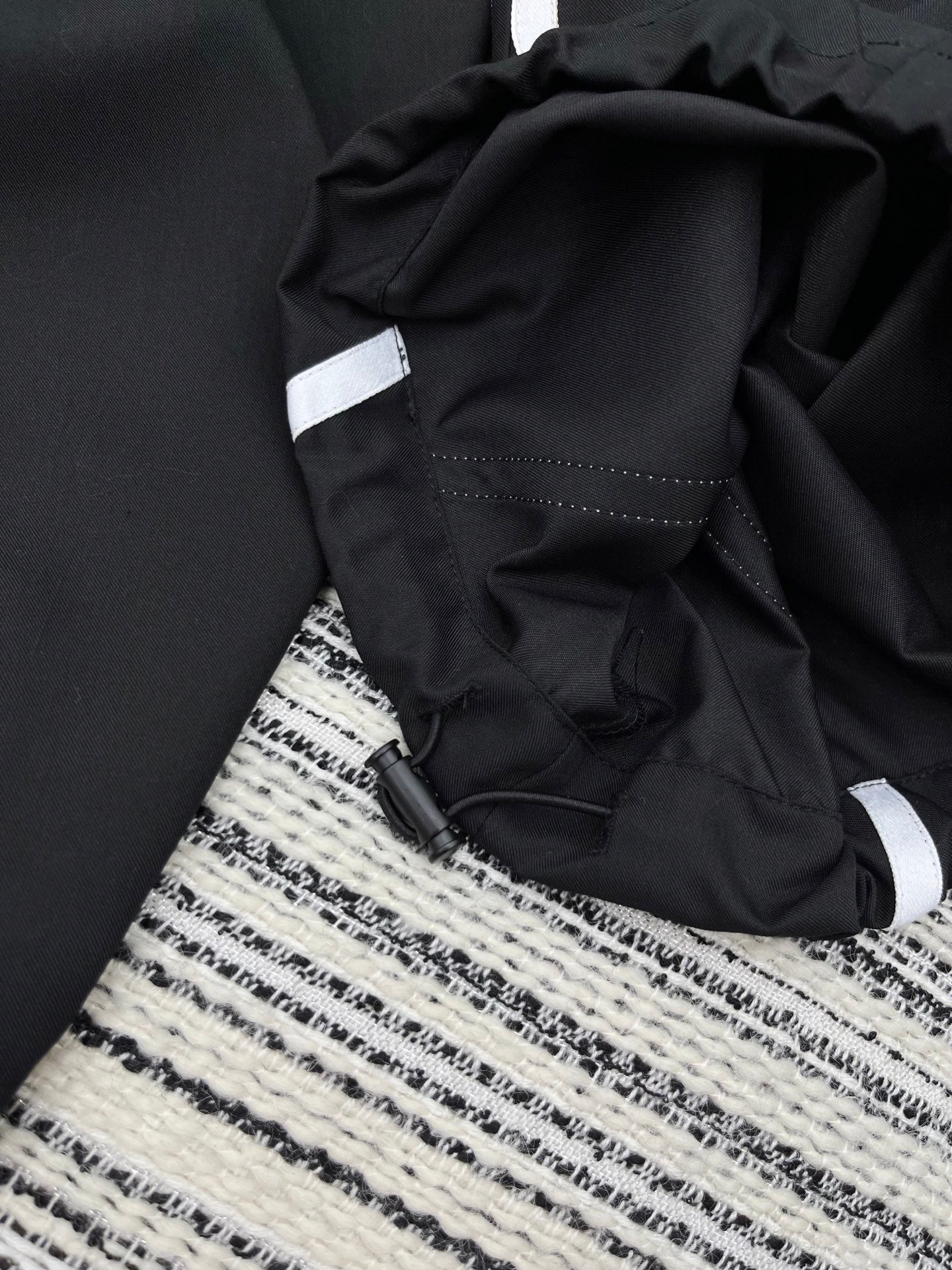 25 Summer new contrast color elastic waist drawstring casual trousers