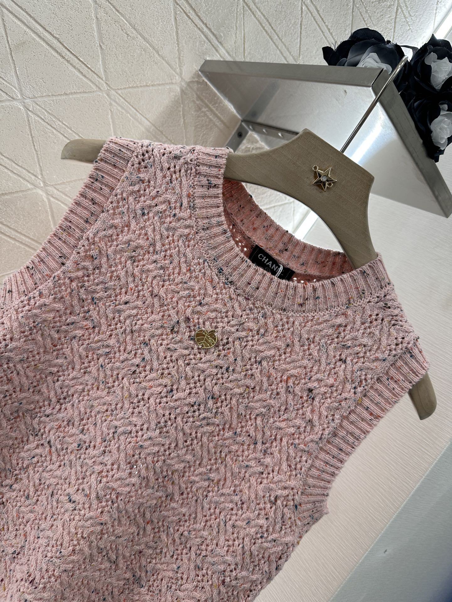 25 new summer leaf knitted vest