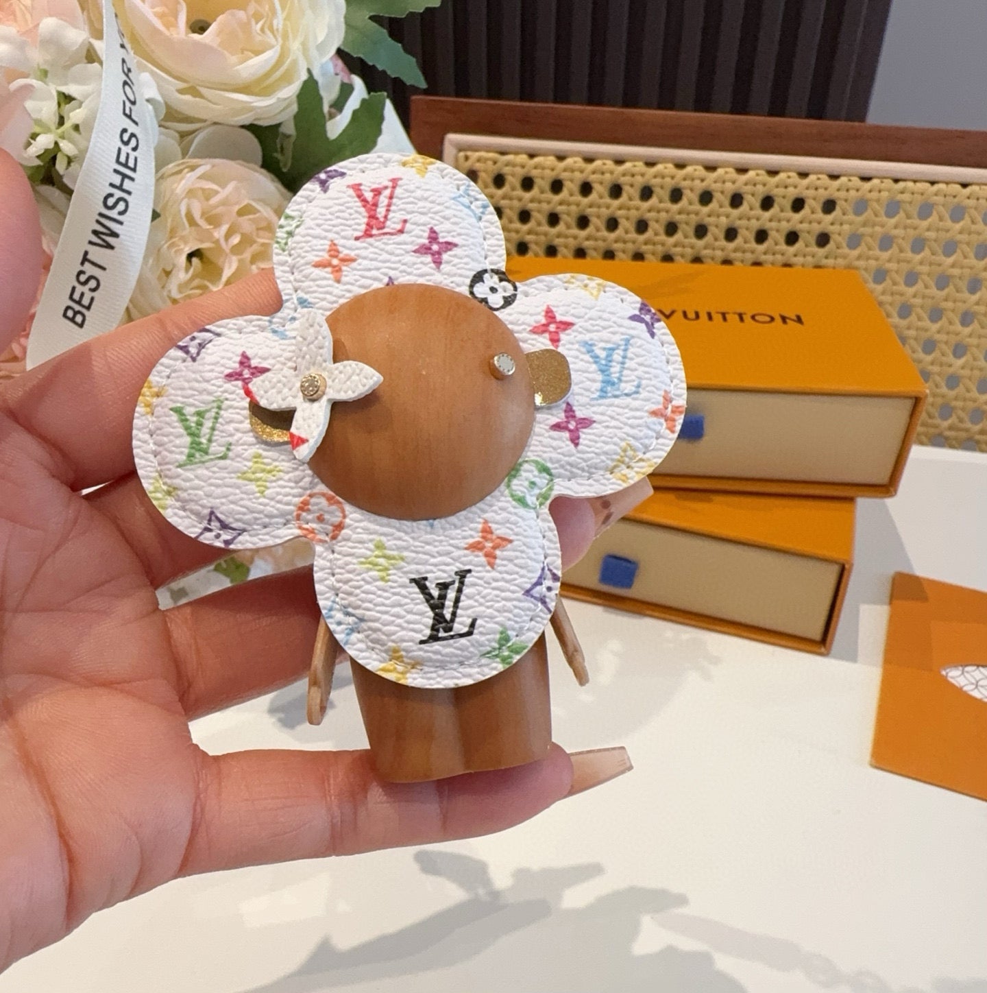 L 25 New Co-branded Sunflower Keychain Bag charm