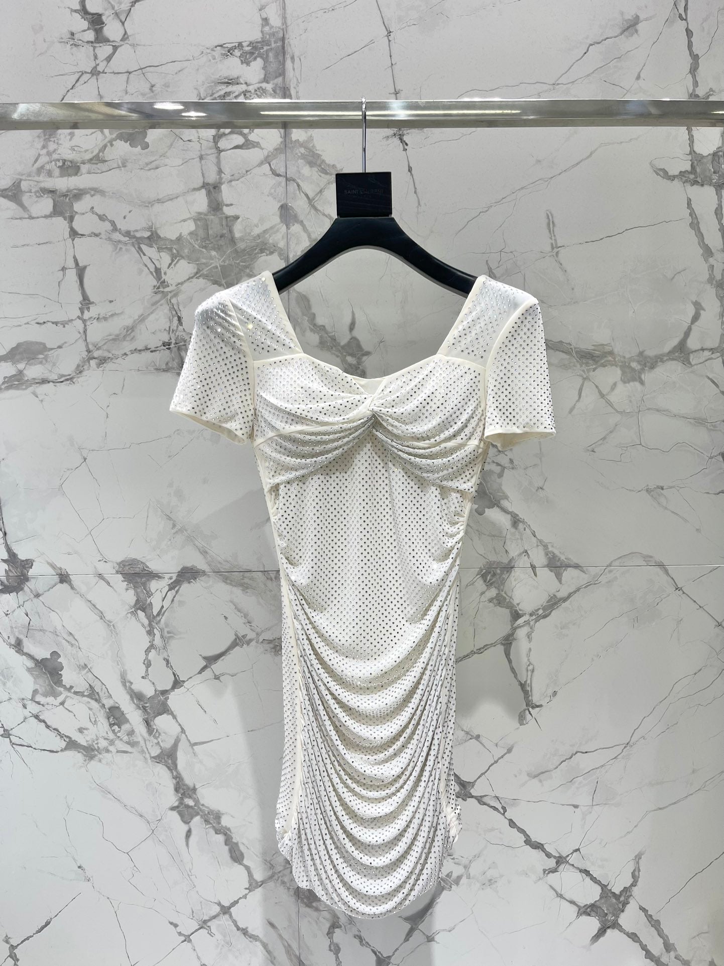 25 Nouvelle robe slim plissée en maille diamantée d'été