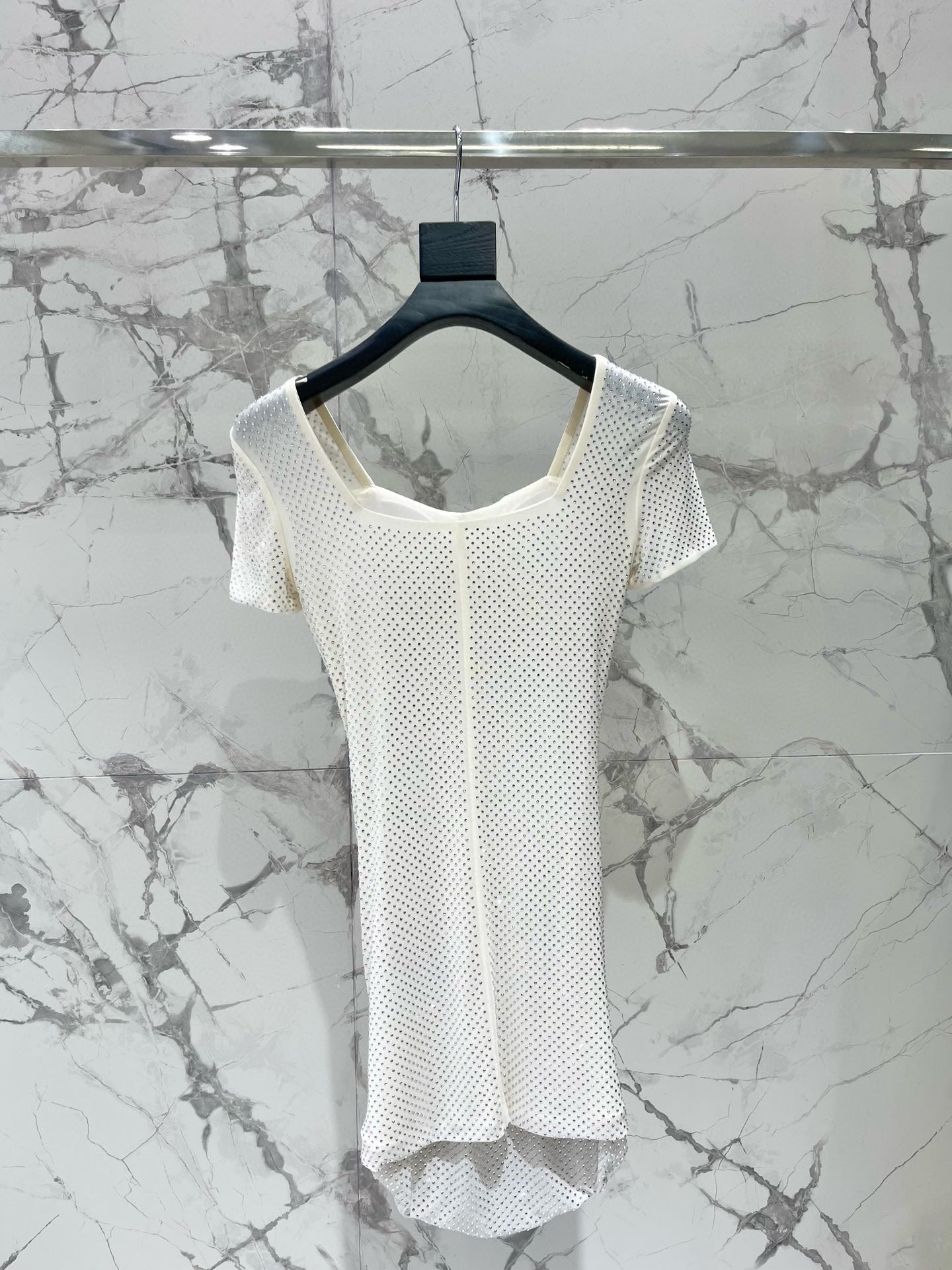 25 Nouvelle robe slim plissée en maille diamantée d'été