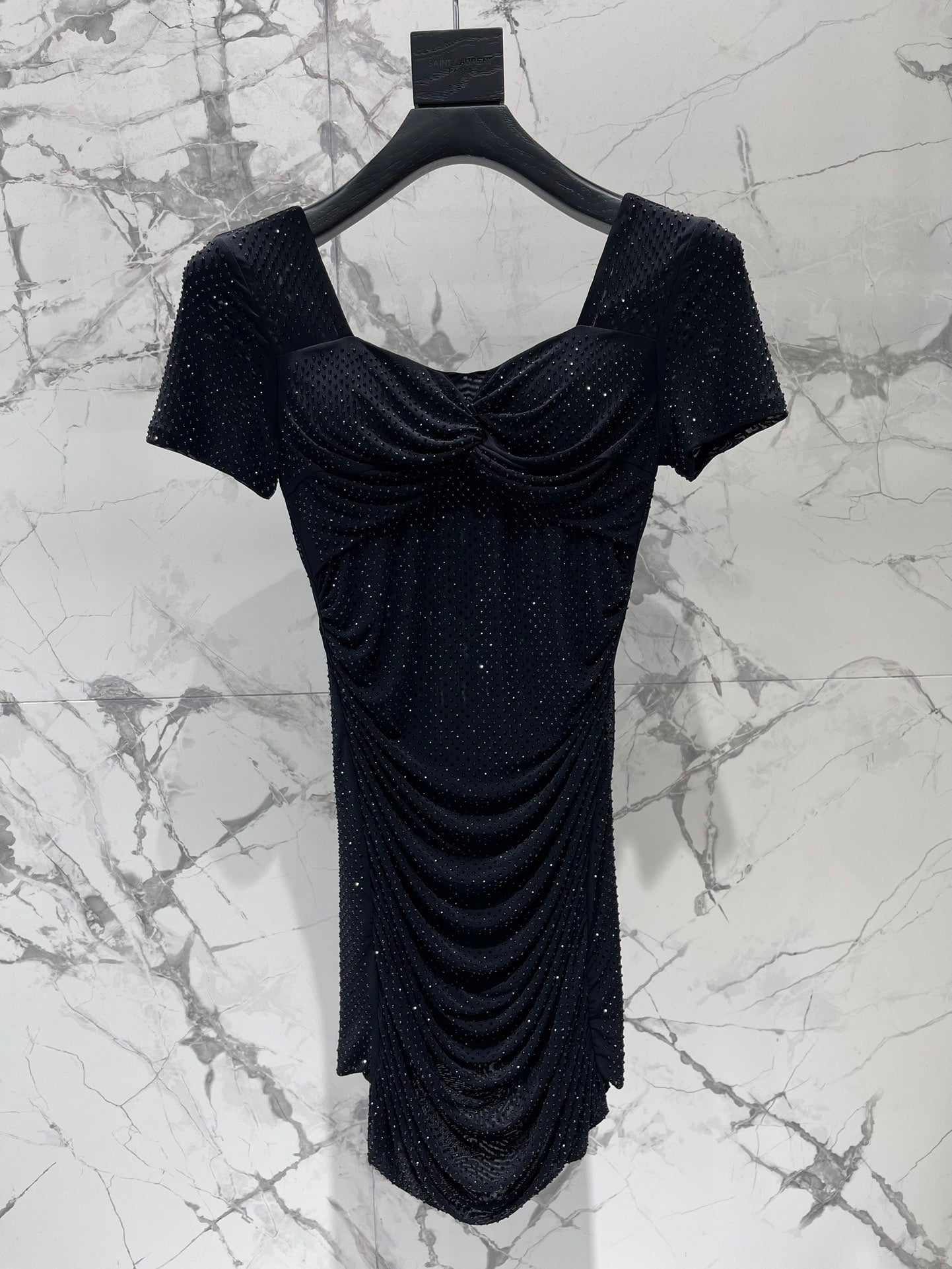 25 Nouvelle robe slim plissée en maille diamantée d'été