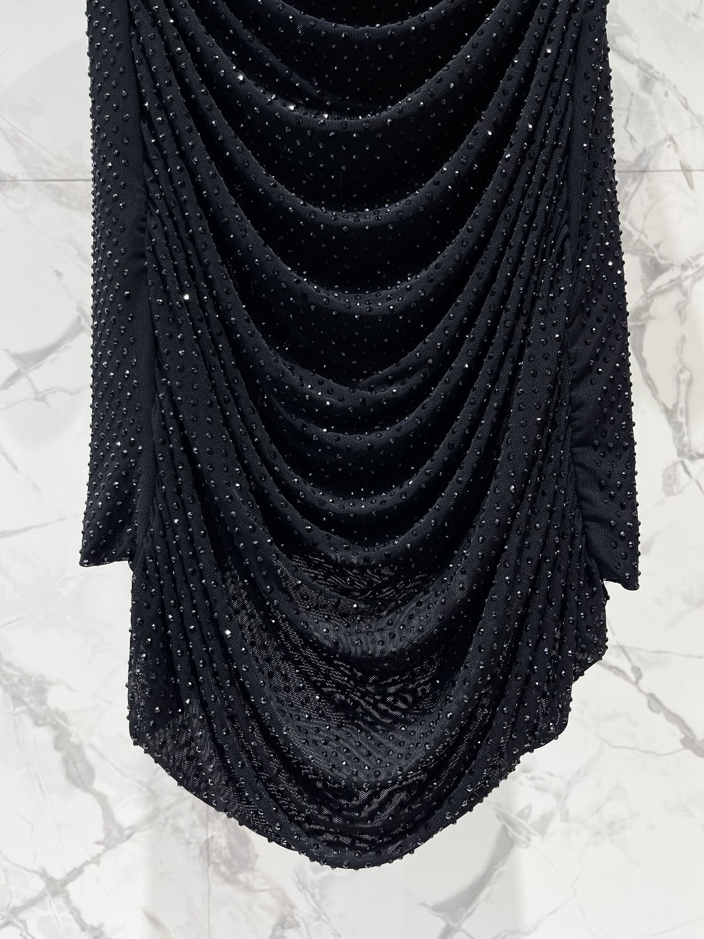 25 Nouvelle robe slim plissée en maille diamantée d'été