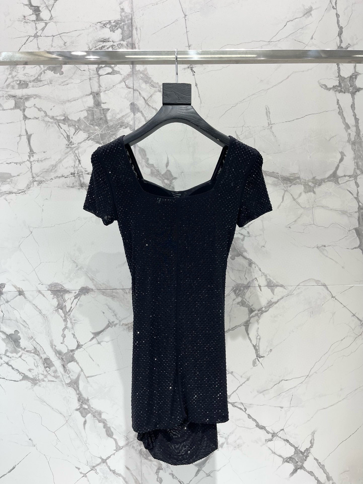 25 Nouvelle robe slim plissée en maille diamantée d'été