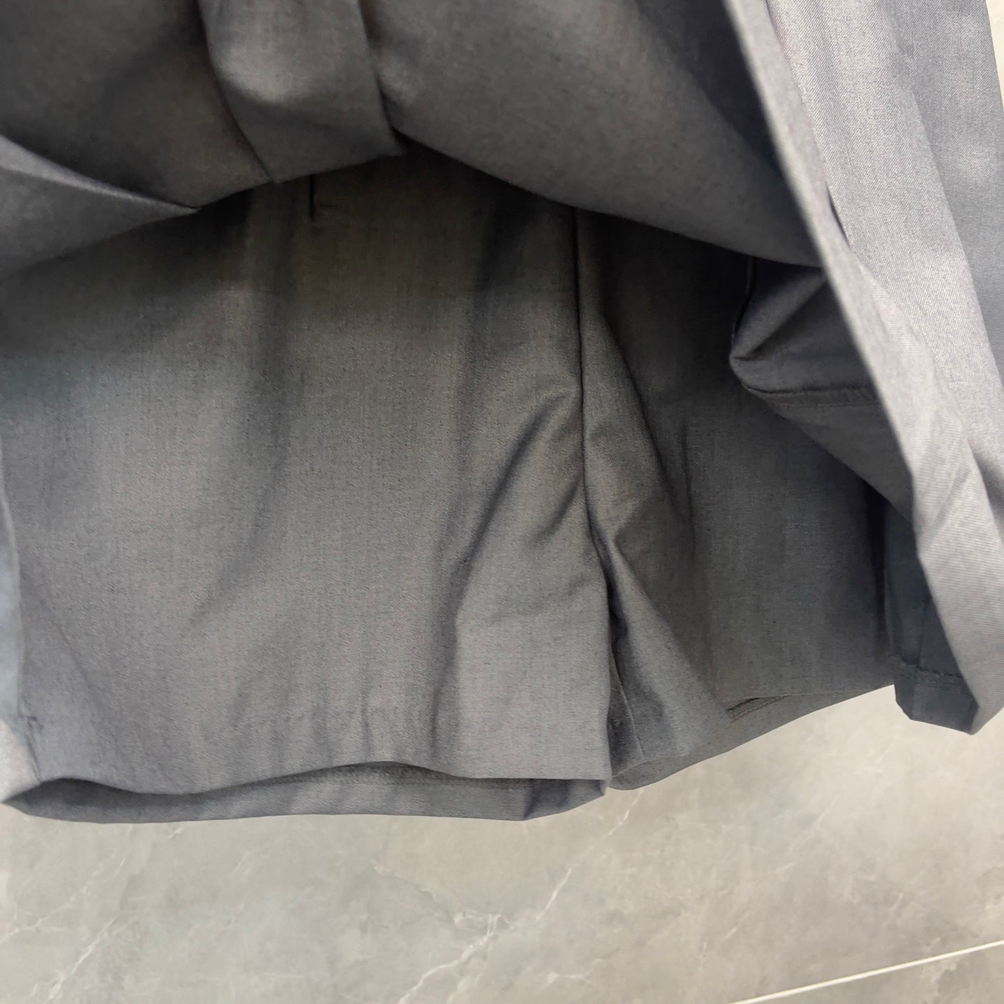 TH 25 Classic suits, pants, skirts, skirts.