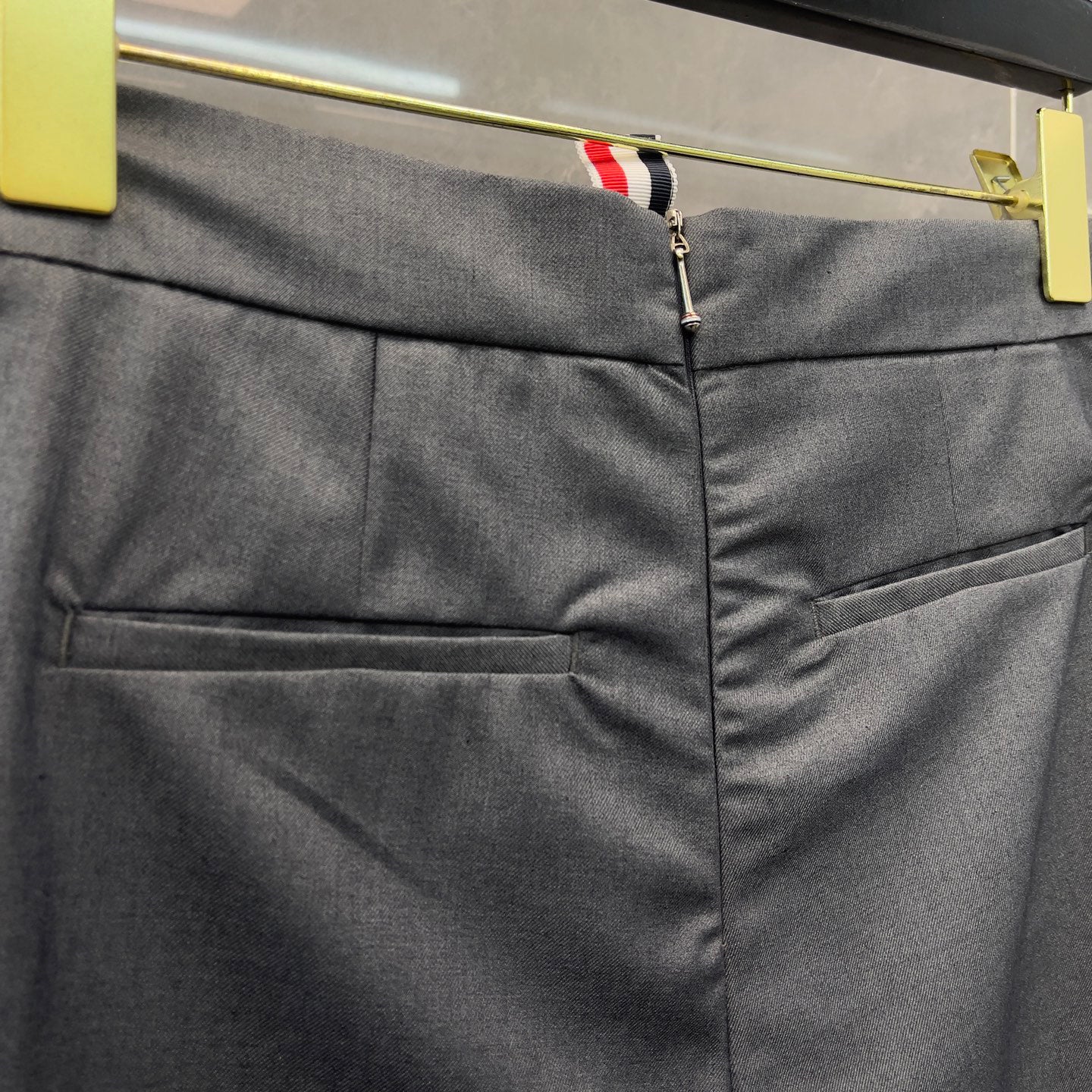 TH 25 Classic suits, pants, skirts, skirts.