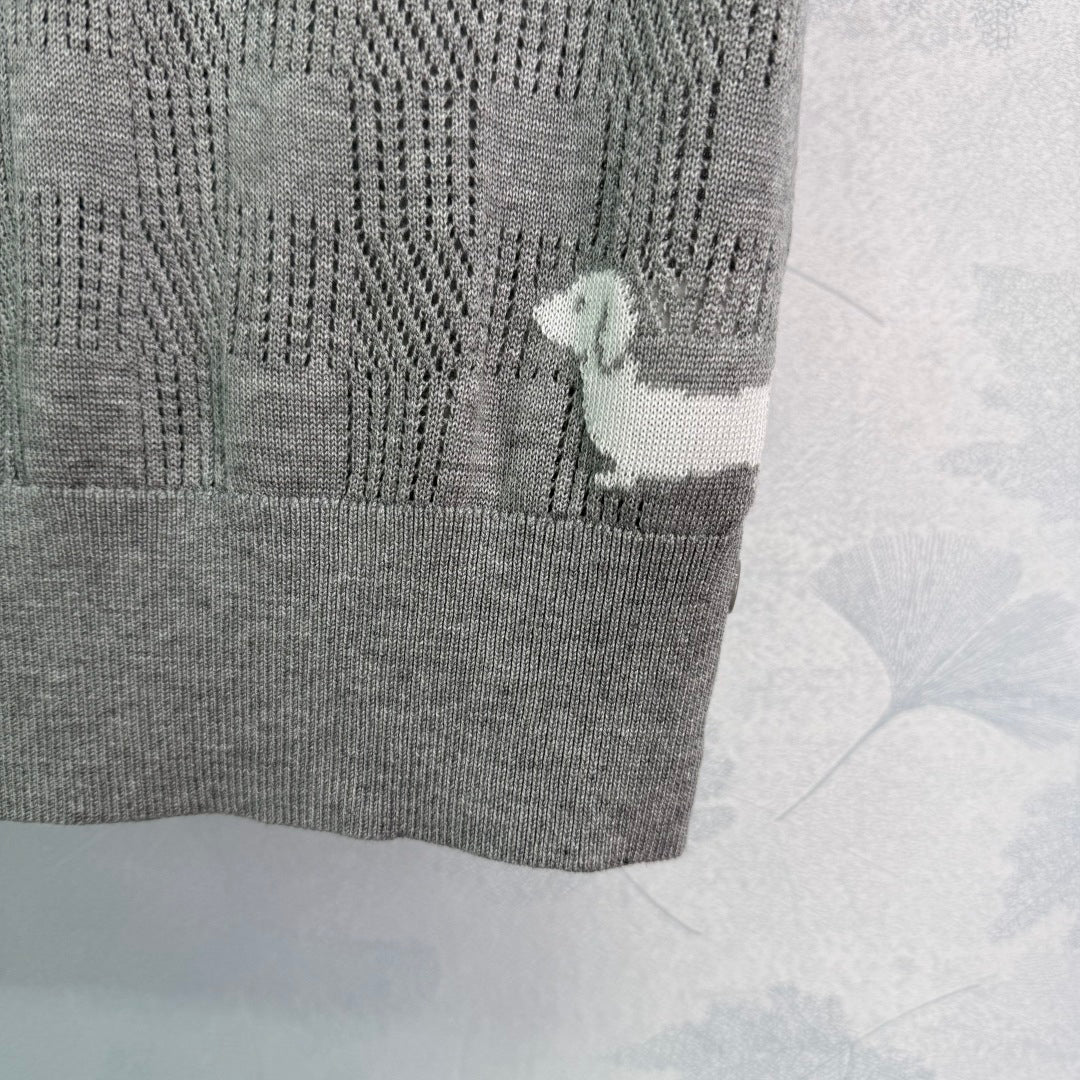 TH 25 Gray Puppy Knit Short Sleeve