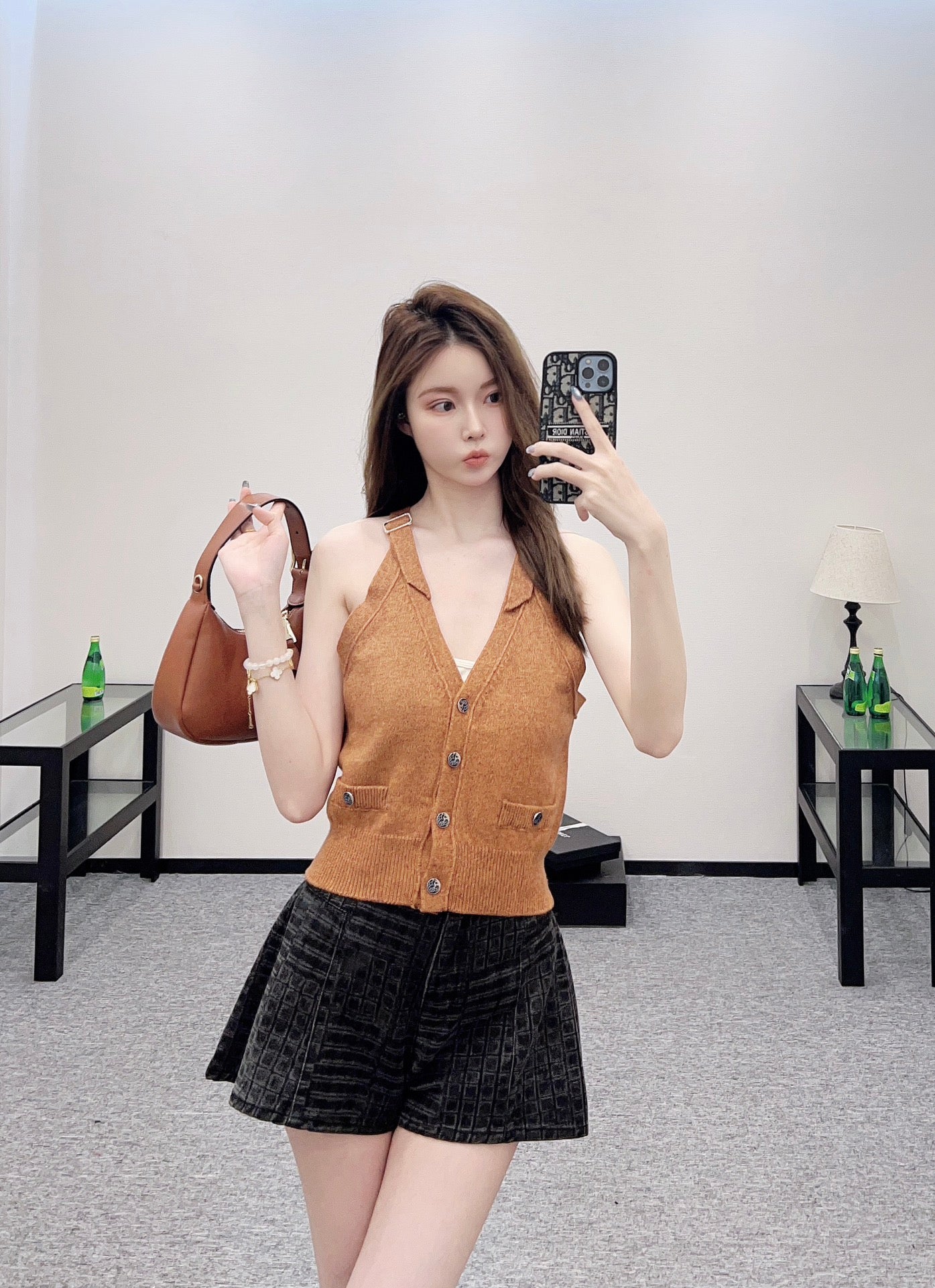 C 2025 new style new buckle knitted vest