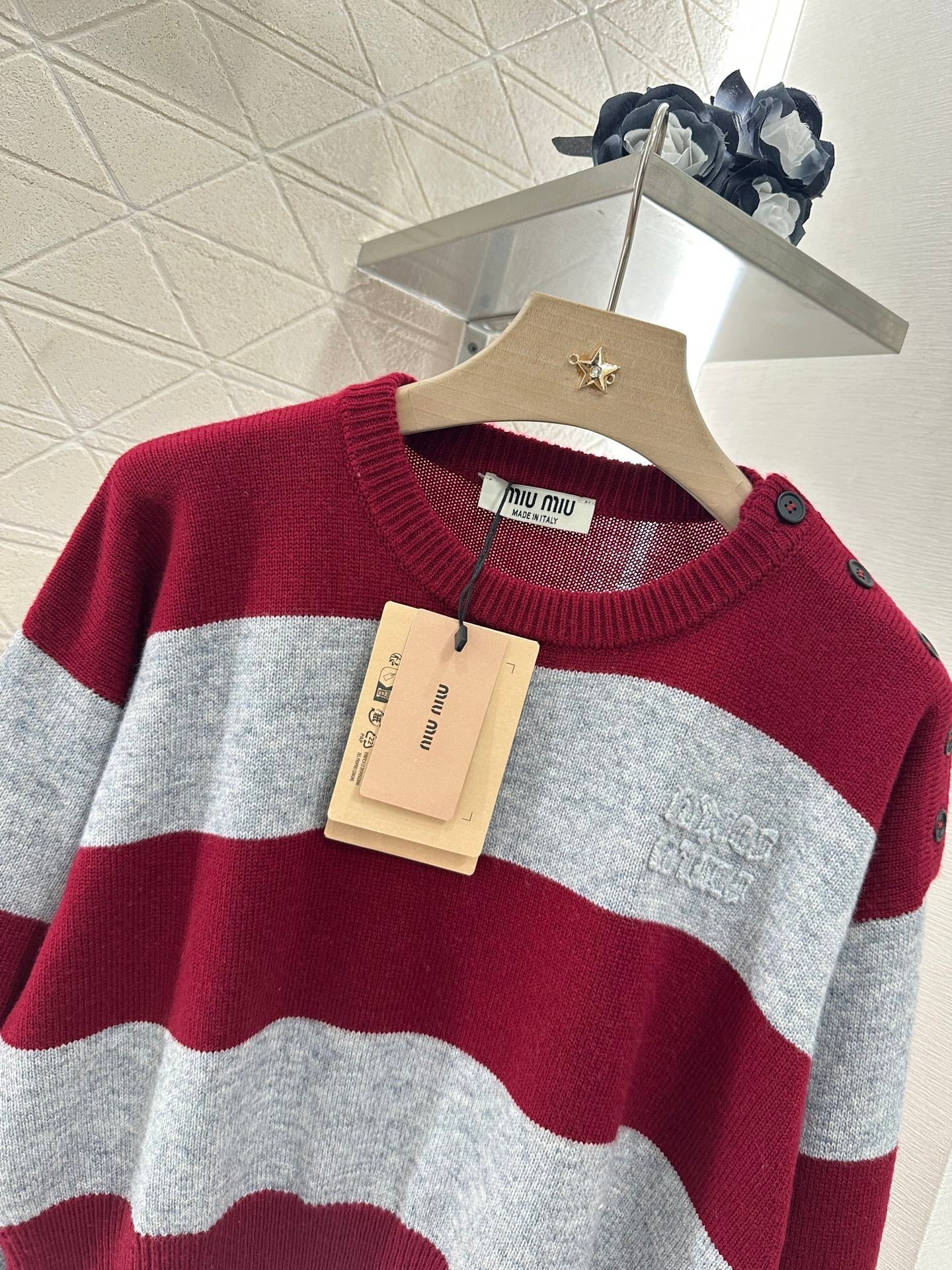 m 2025 Summer New Arrival Letter Striped Round Neck Sweater