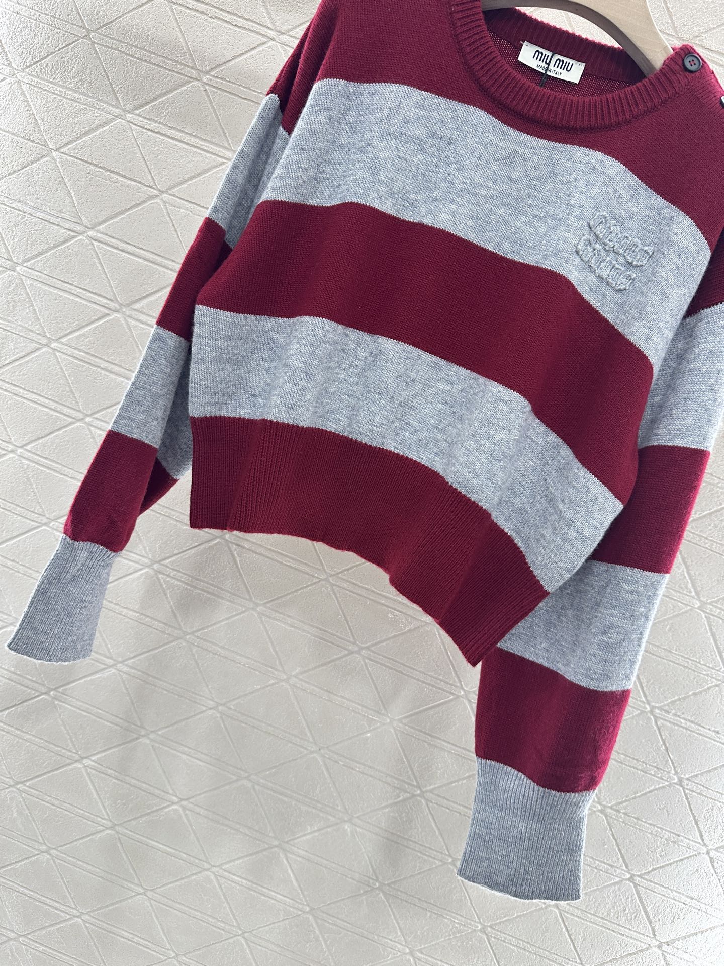 m 2025 Summer New Arrival Letter Striped Round Neck Sweater