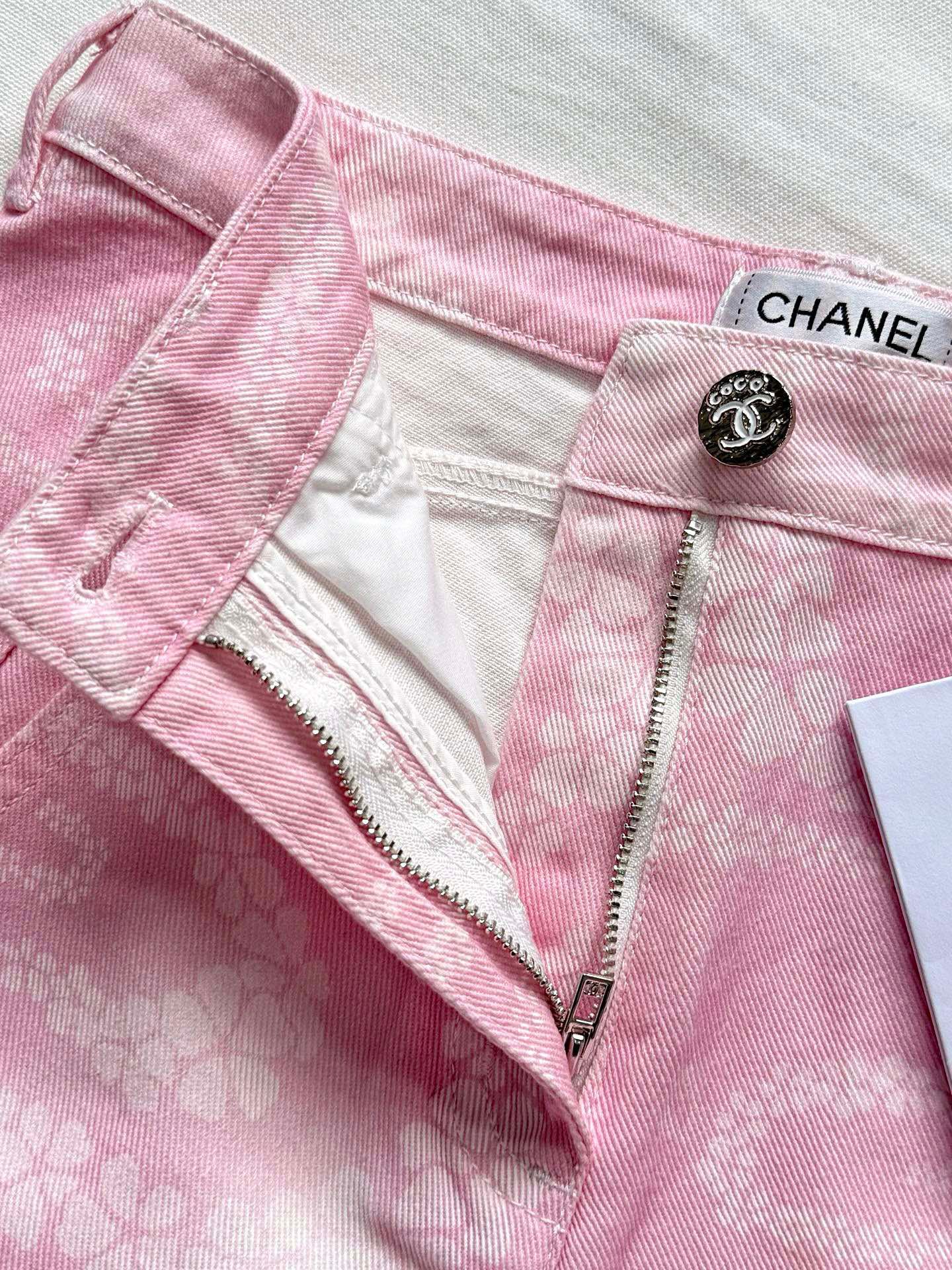 C 25 New Camellia logo positioning print fashion denim pants
