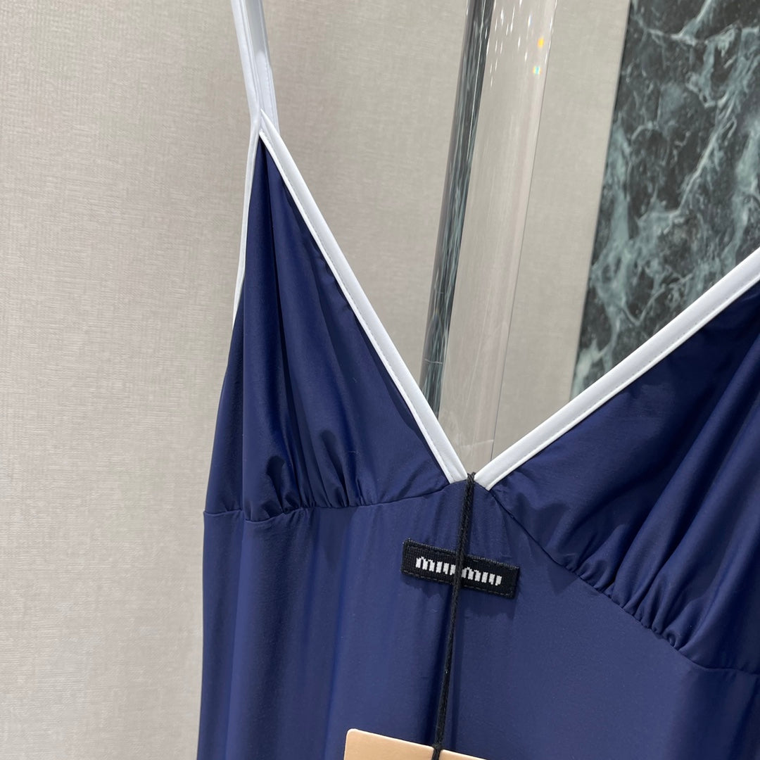 M 25 Early Fall New Slim-fitting contrasting color suspender skirt