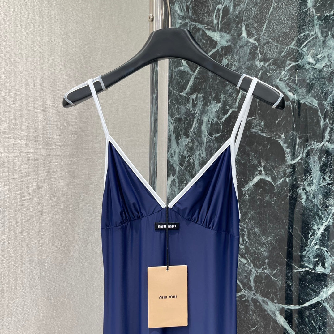 M 25 Early Fall New Slim-fitting contrasting color suspender skirt