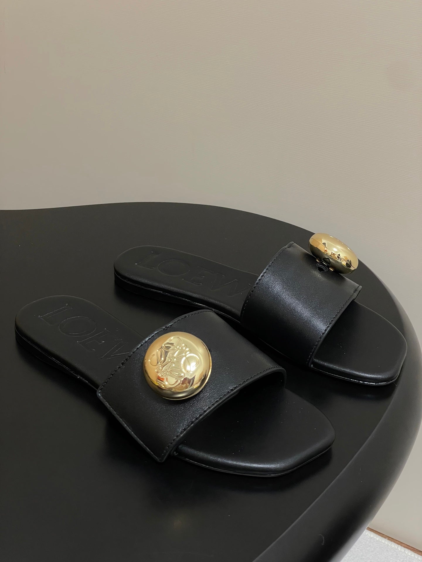 25ss Spring and Summer New Small Golden Ball Slippers