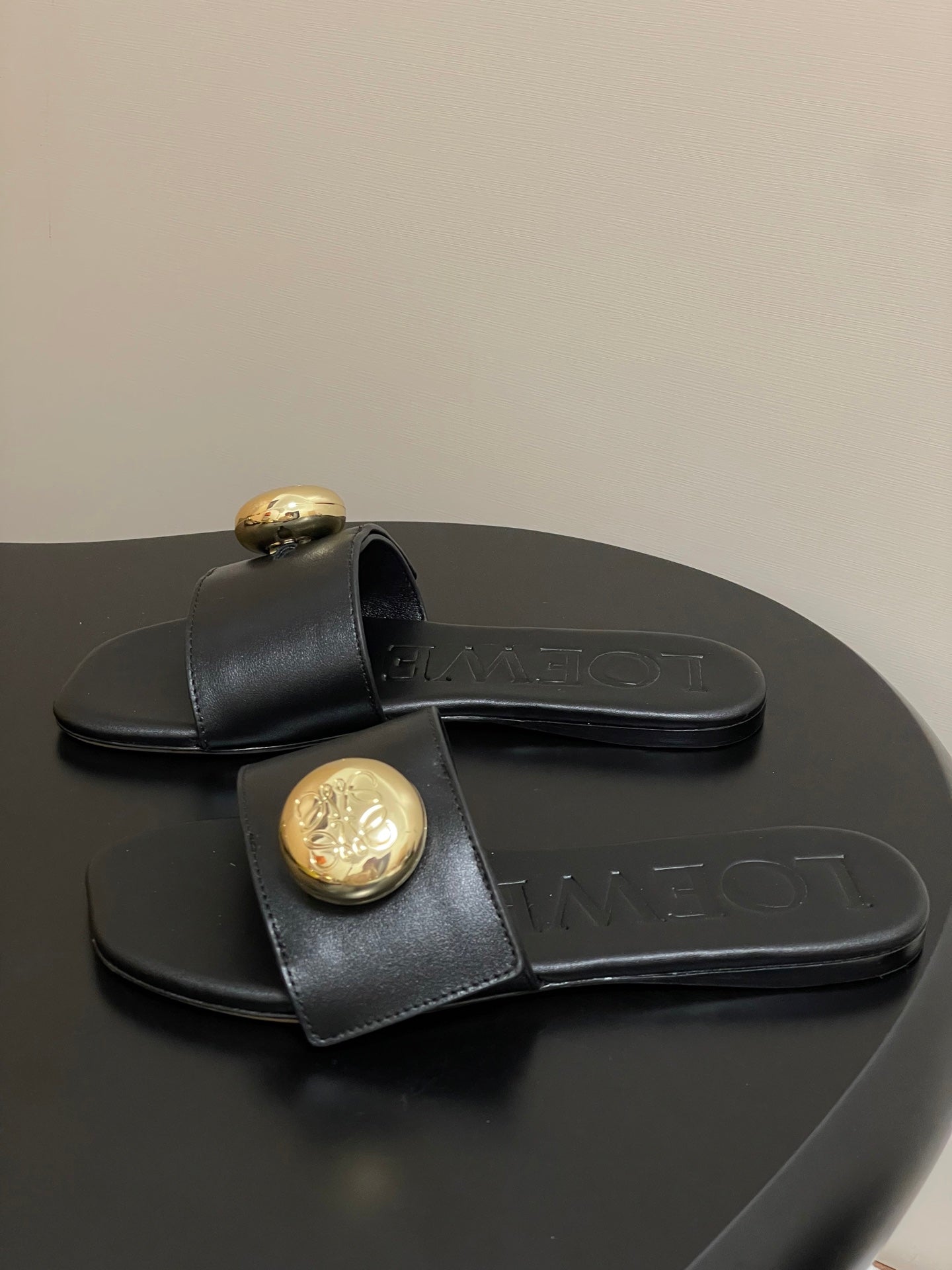 25ss Spring and Summer New Small Golden Ball Slippers